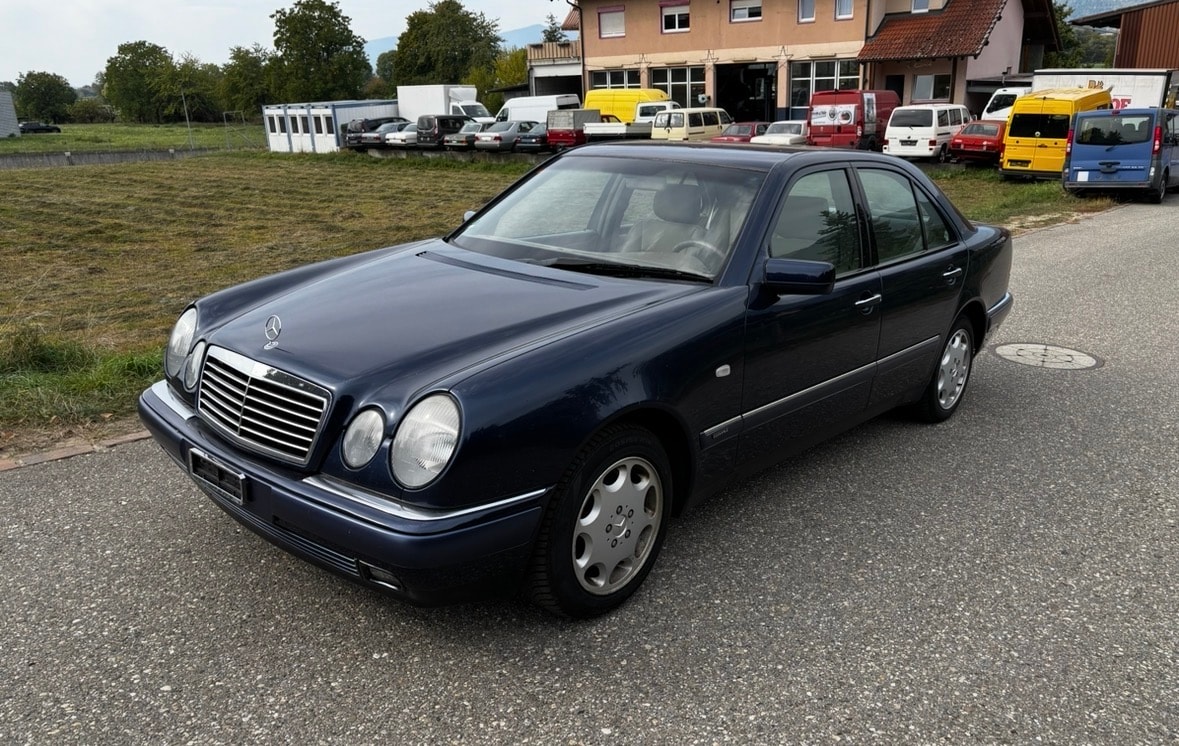 MERCEDES-BENZ E 320 Elégance Automatic-image-1