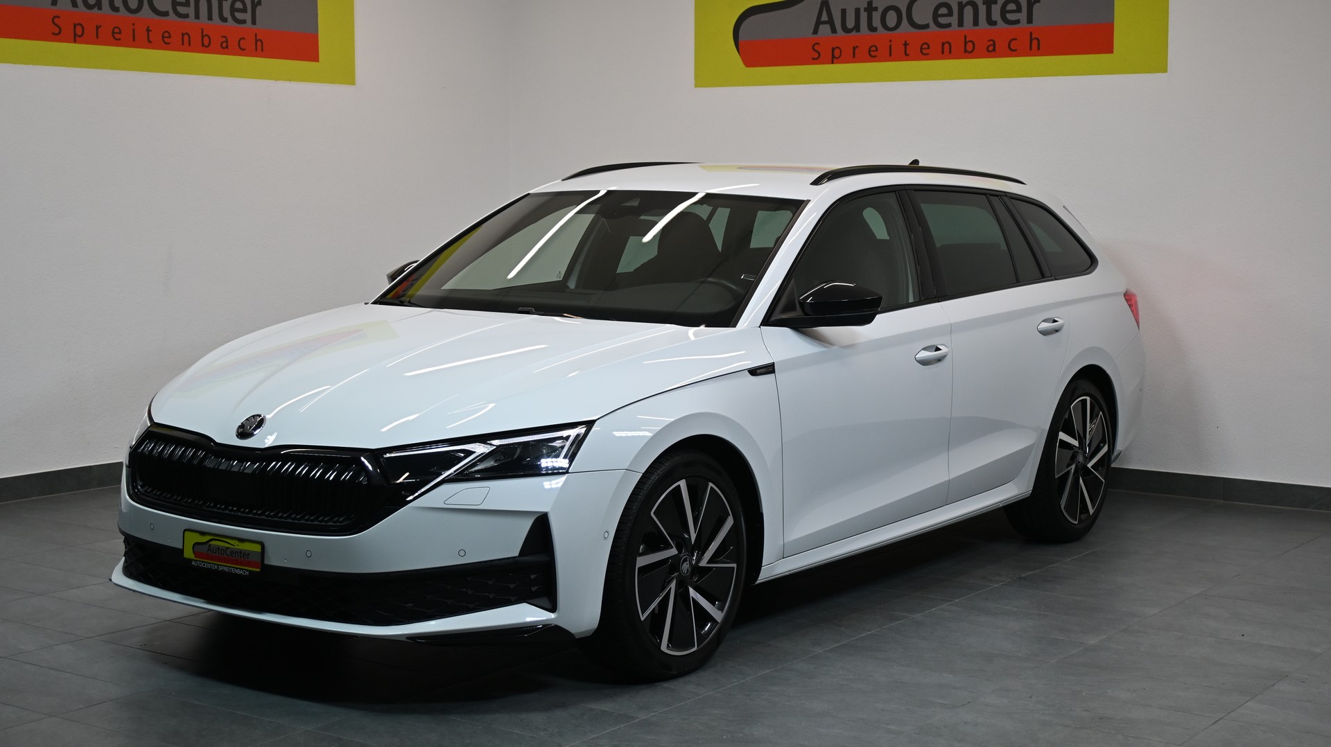 SKODA Octavia Combi 1.5 TSI mHEV DSG Sport Line-image-1