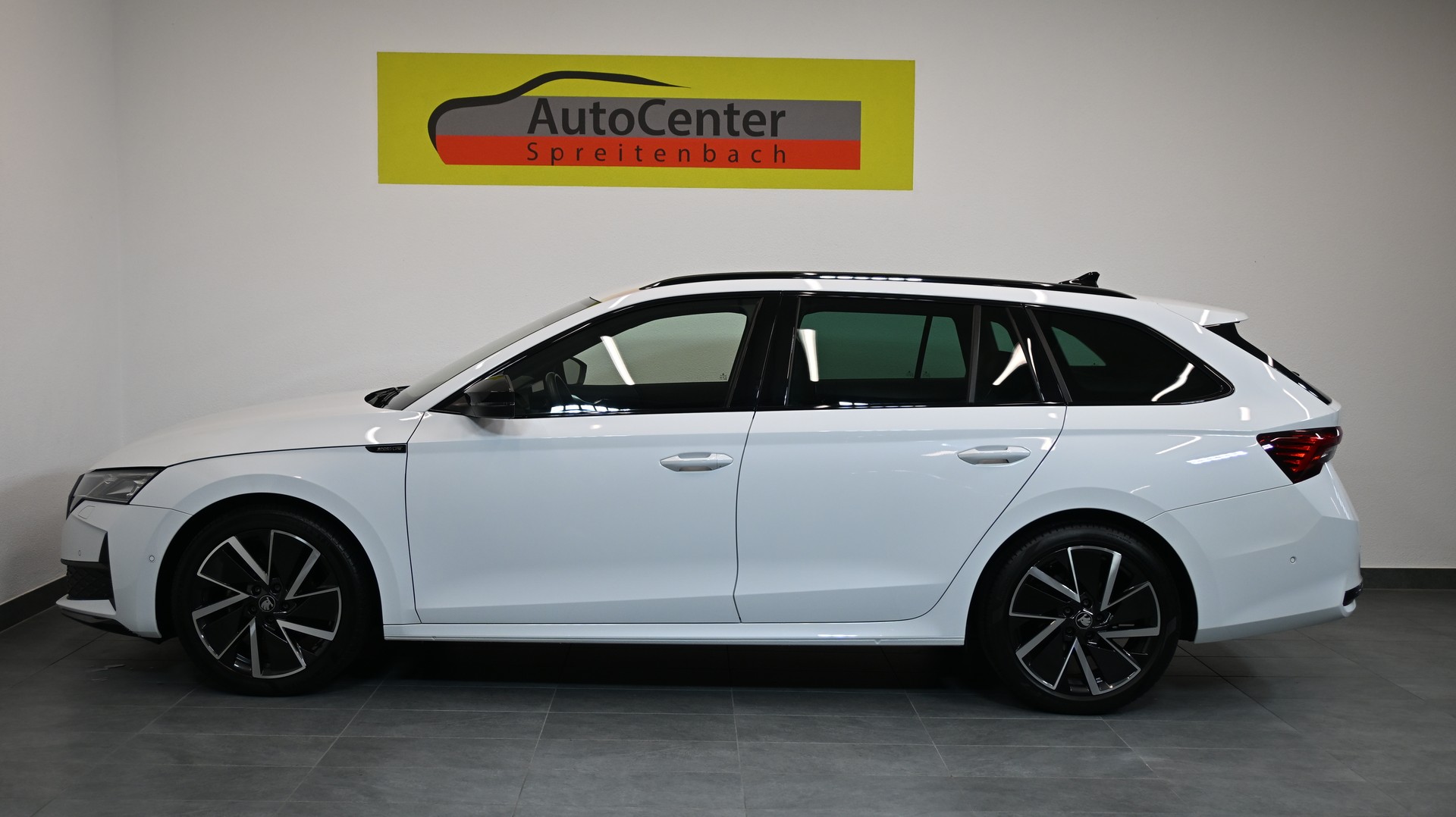 SKODA Octavia Combi 1.5 TSI mHEV DSG Sport Line-image-14