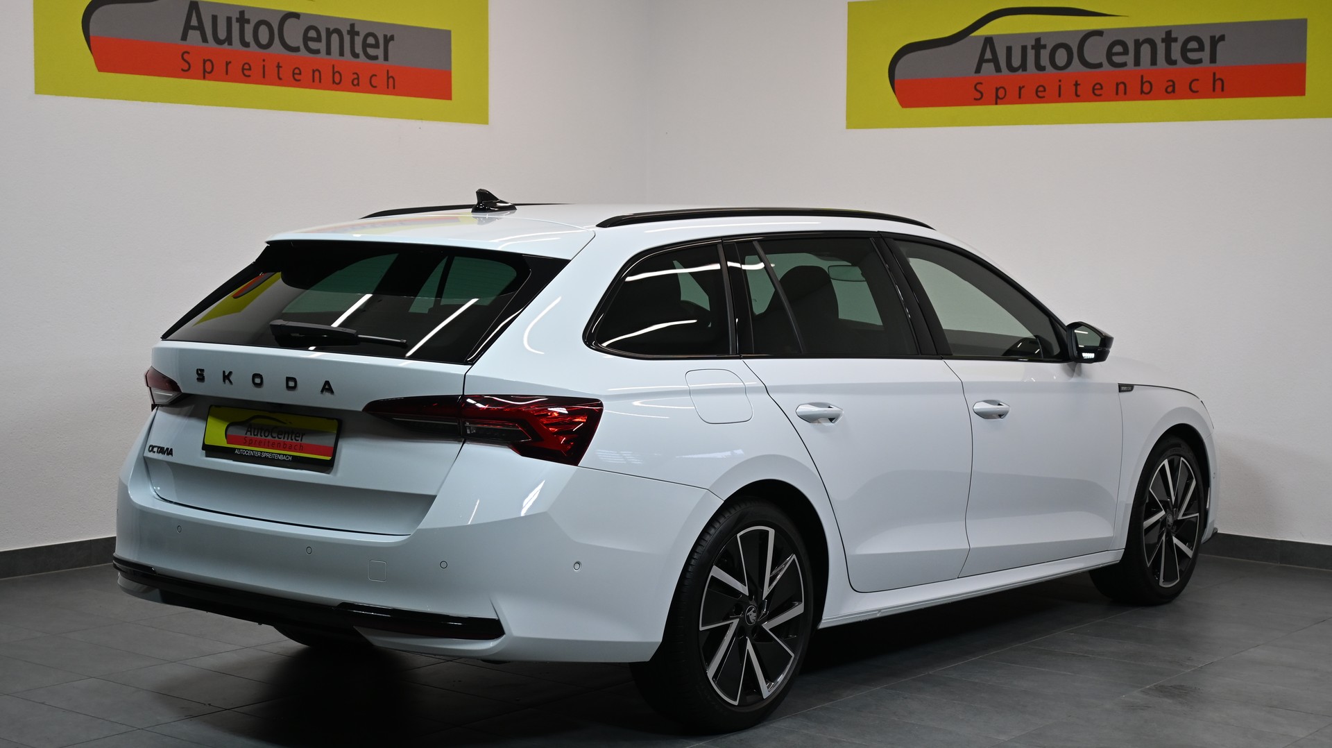 SKODA Octavia Combi 1.5 TSI mHEV DSG Sport Line-image-13