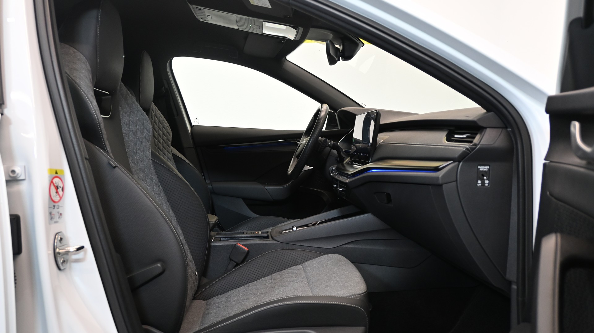 SKODA Octavia Combi 1.5 TSI mHEV DSG Sport Line-image-5