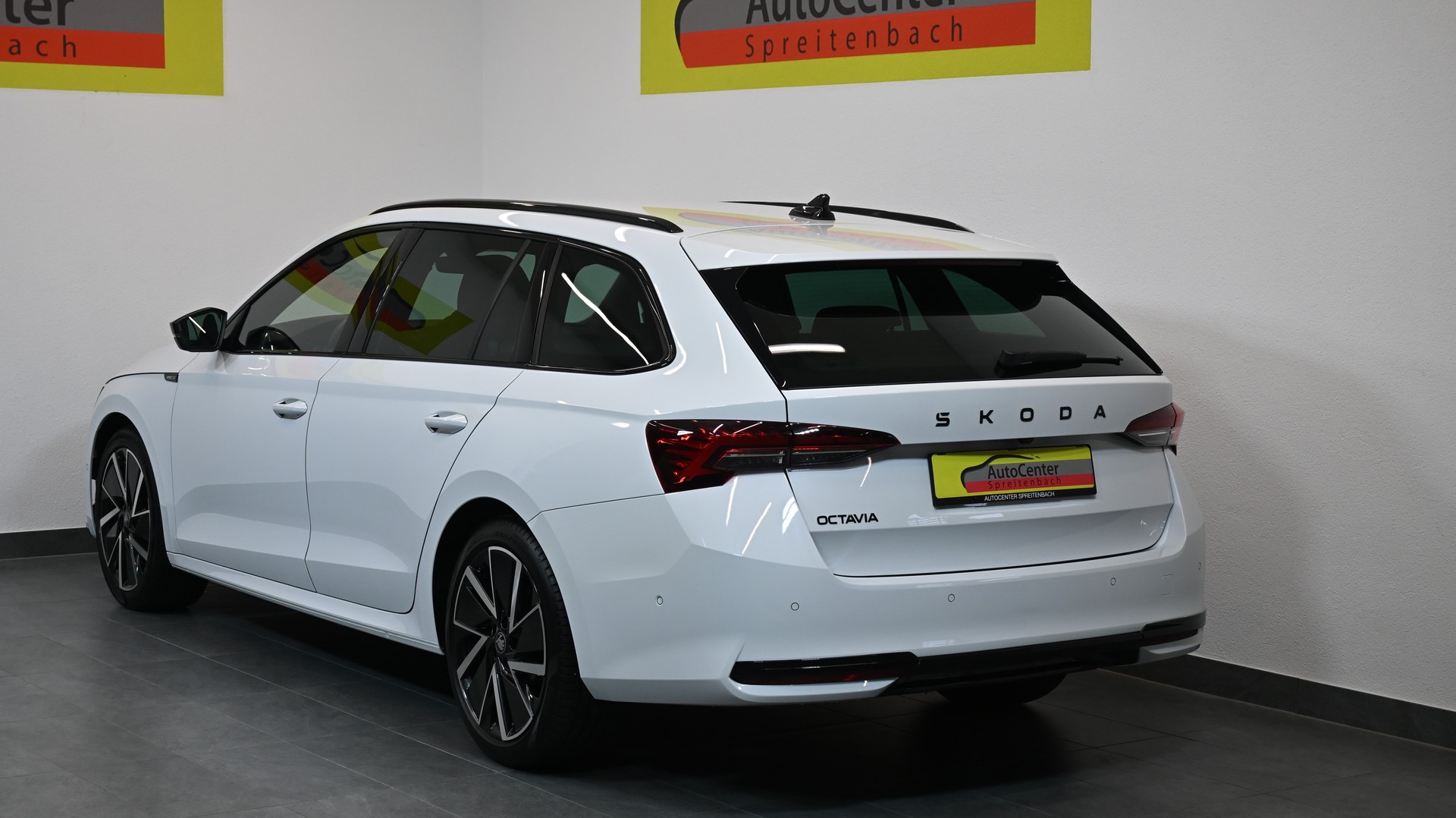 SKODA Octavia Combi 1.5 TSI mHEV DSG Sport Line-image-15