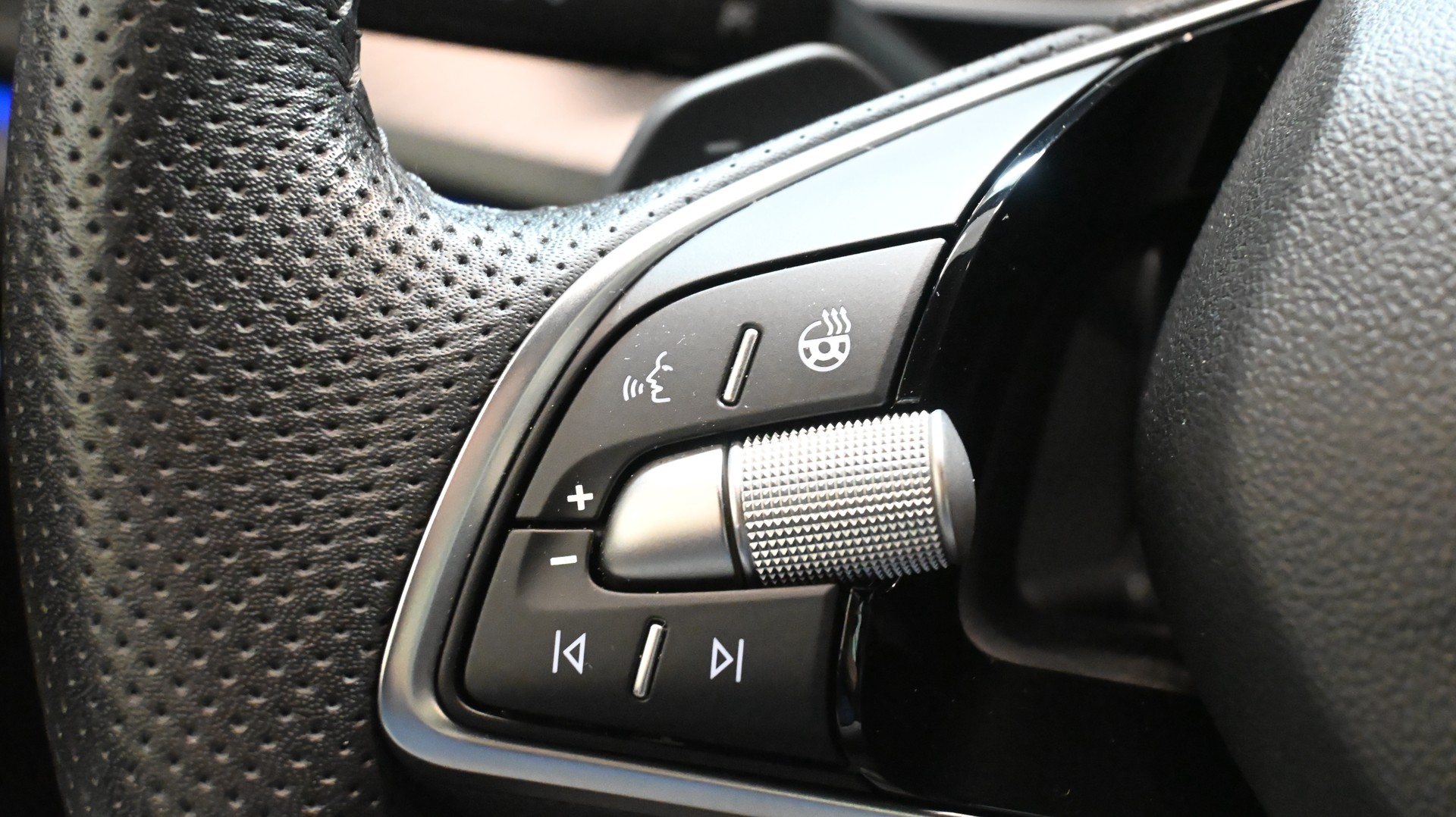 SKODA Octavia Combi 1.5 TSI mHEV DSG Sport Line-image-11