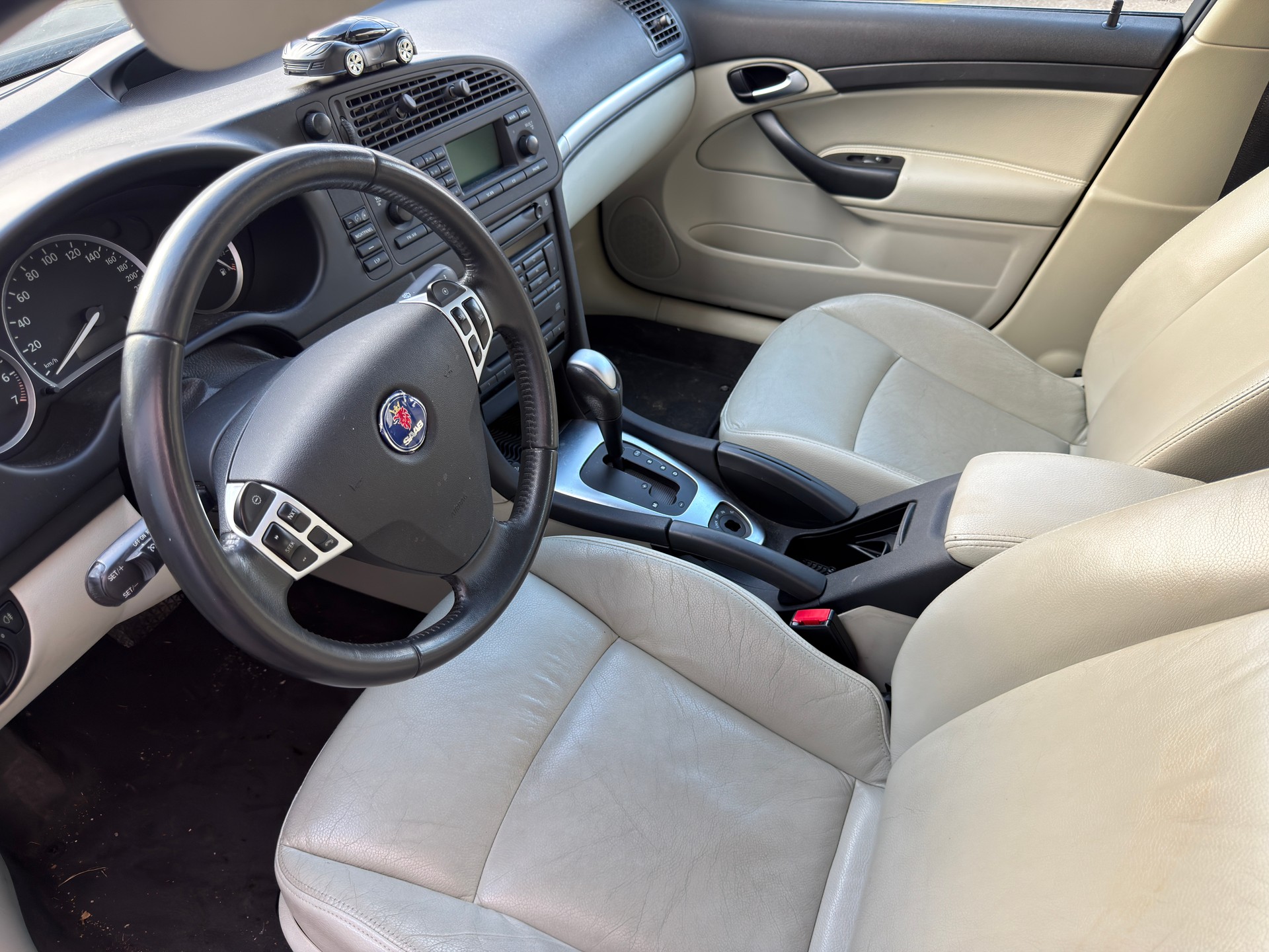 SAAB 9-3 2.0 Sport (1.8t) Vector-image-4
