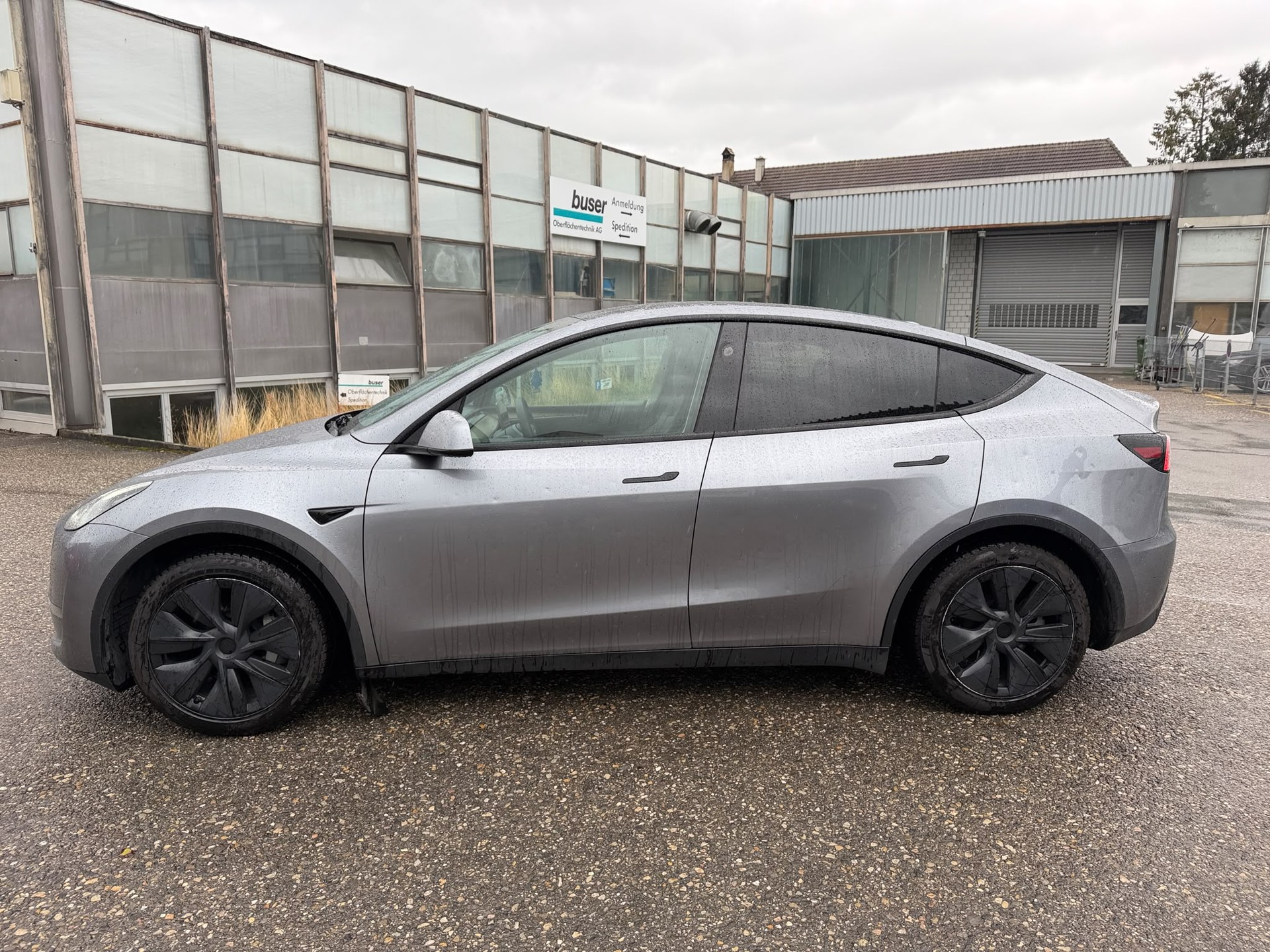 TESLA Model Y Long Range-image-7