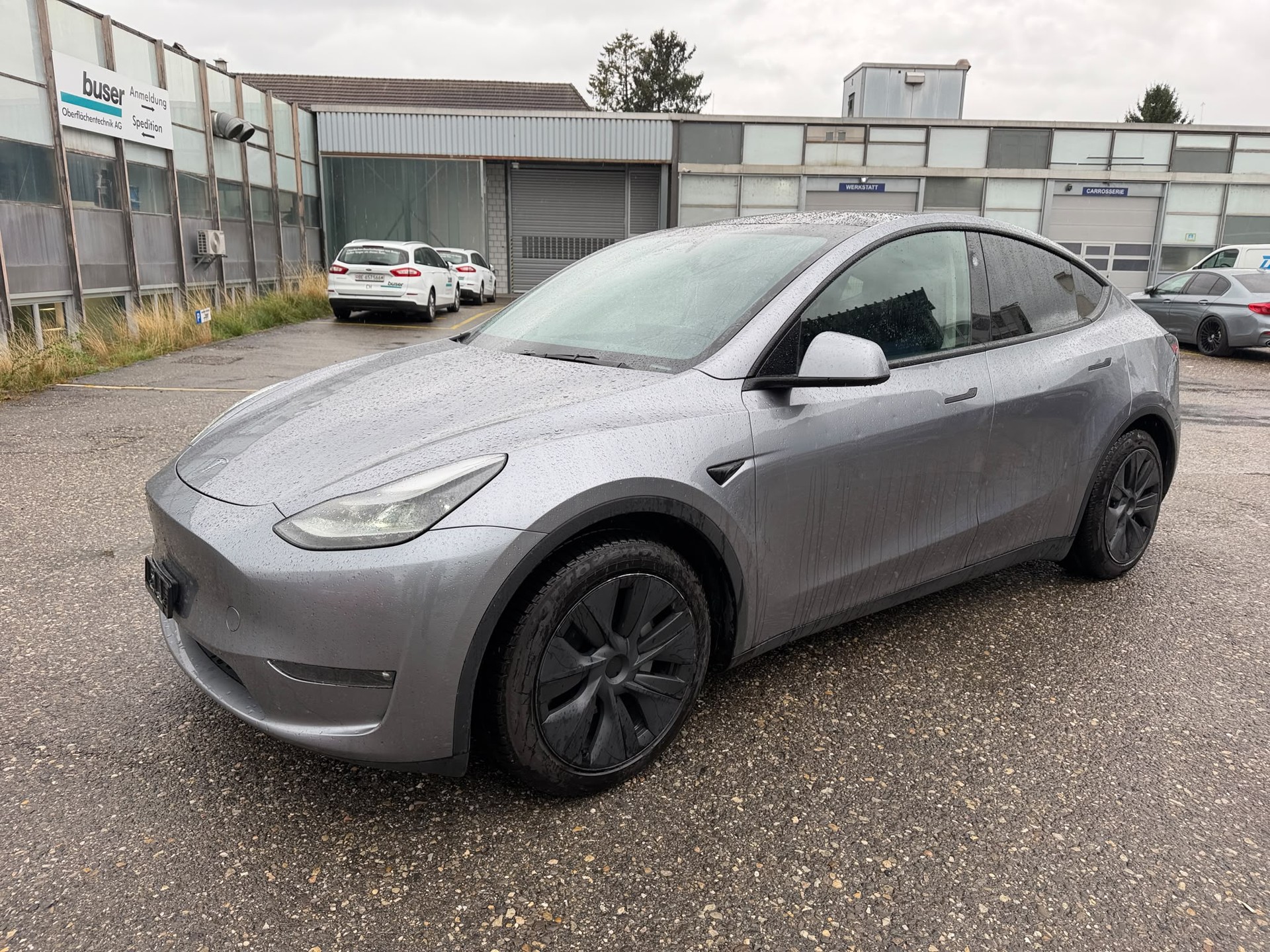 TESLA Model Y Long Range-image-1
