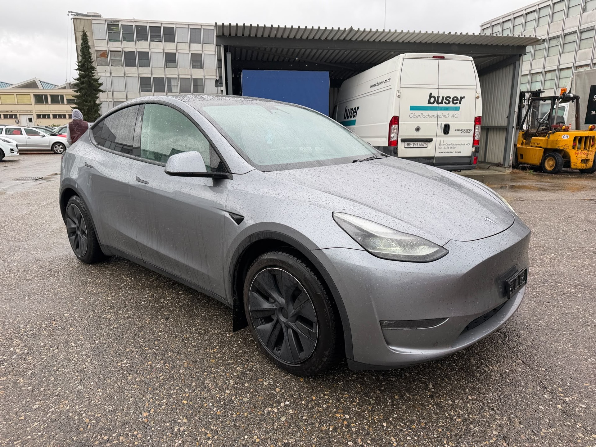 TESLA Model Y Long Range-image-0