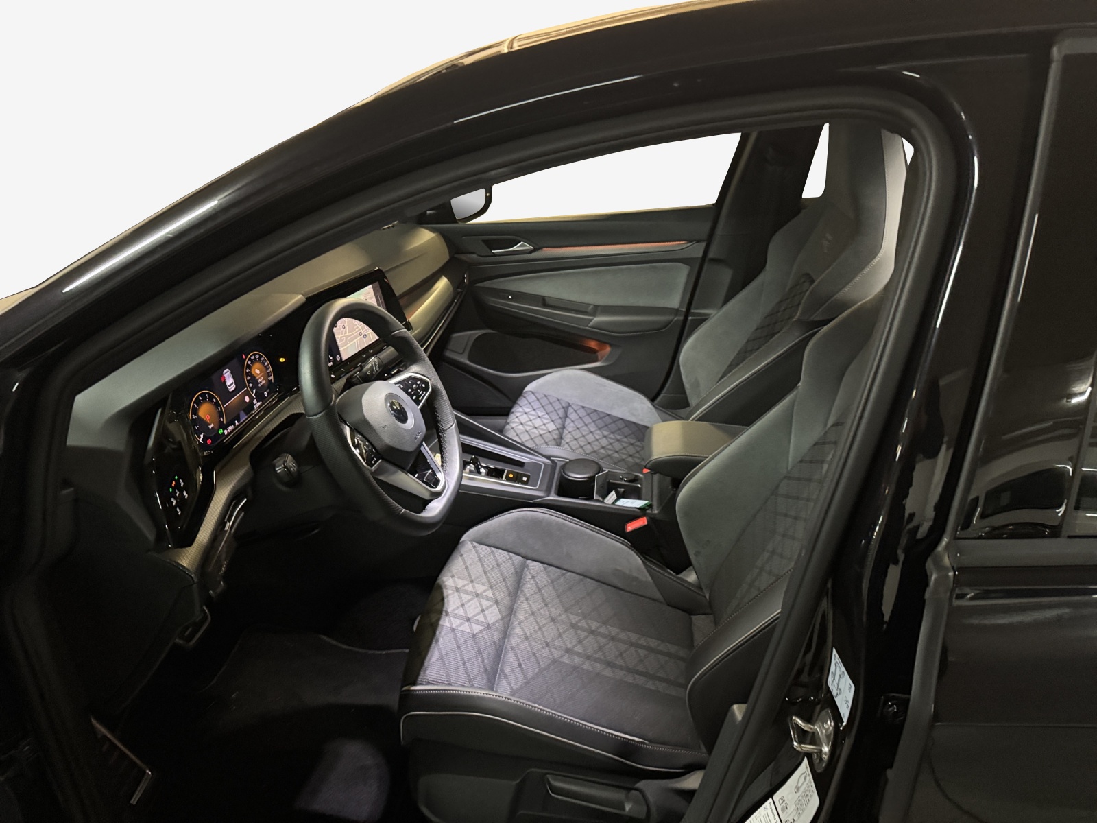 VW Golf 1.5 eTSI mHEV ACT R-Line DSG-image-7