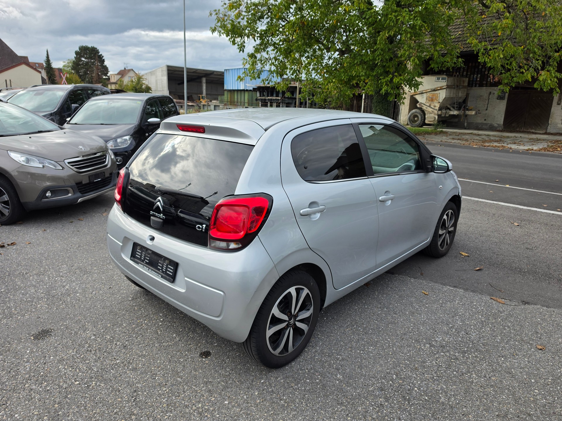 CITROEN C1 1.2 VTi Shine Edition-image-4