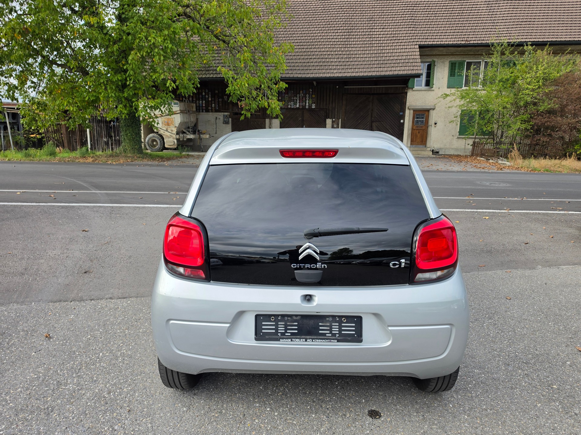 CITROEN C1 1.2 VTi Shine Edition-image-3