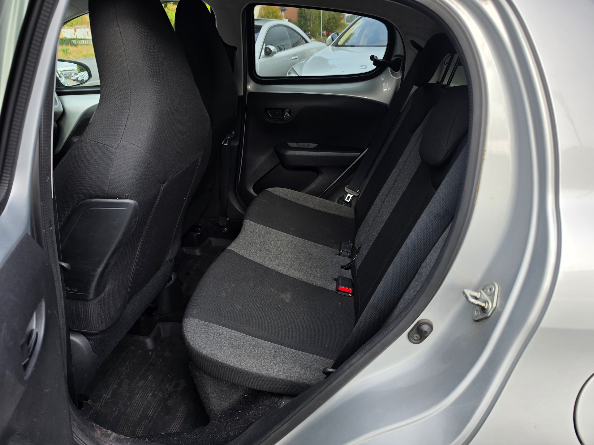 CITROEN C1 1.2 VTi Shine Edition-image-11