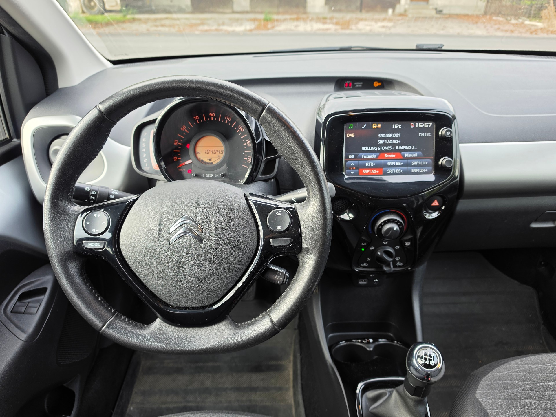 CITROEN C1 1.2 VTi Shine Edition-image-13