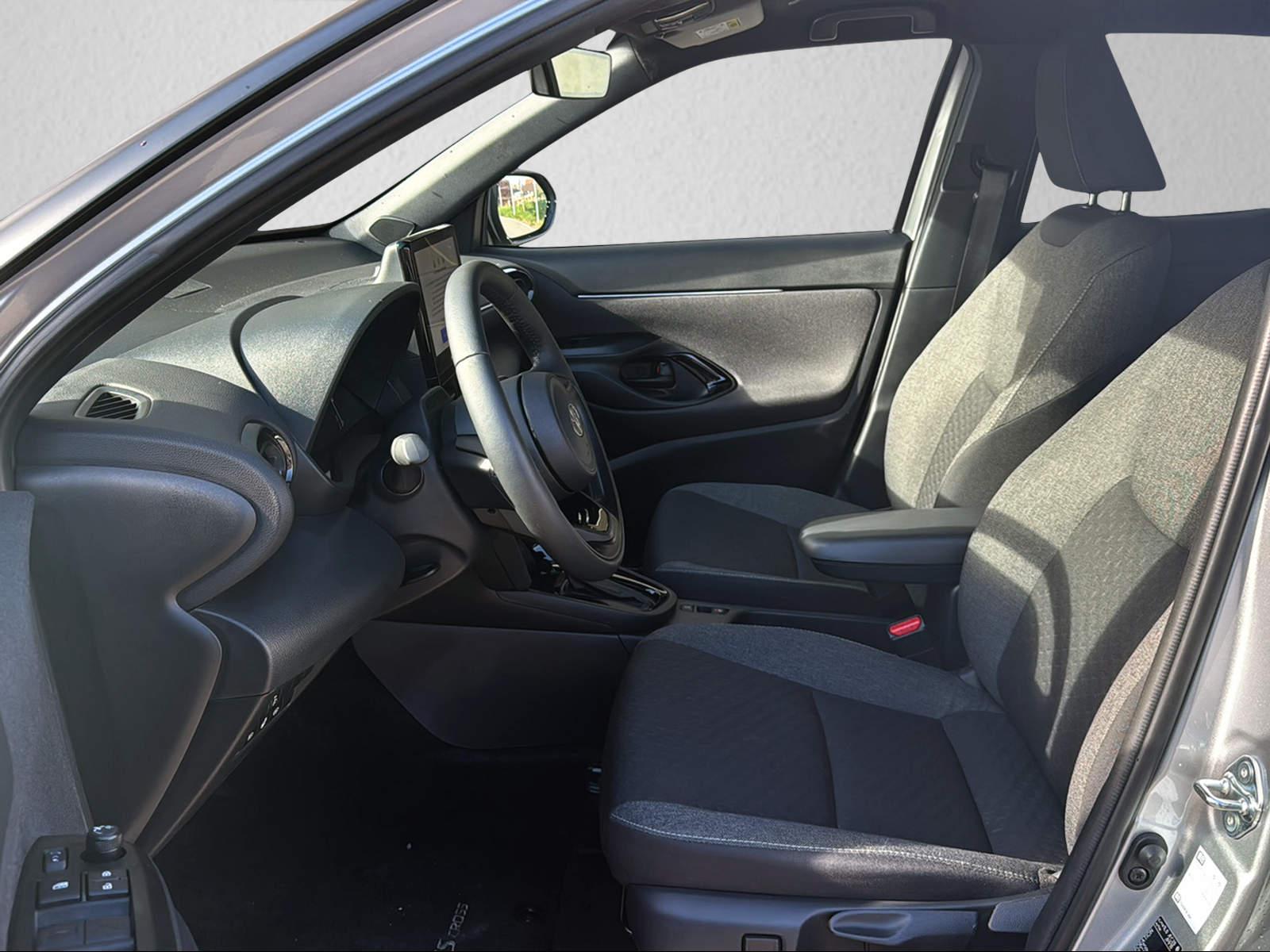 TOYOTA Yaris Cross 1.5 VVT-i HSD Trend-image-2