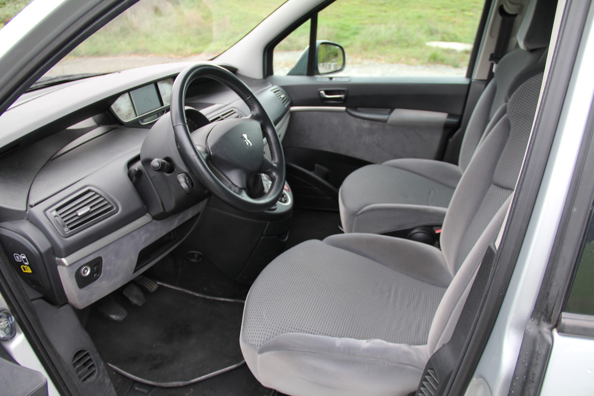 PEUGEOT 807 2.0 16V HDi Family+-image-7