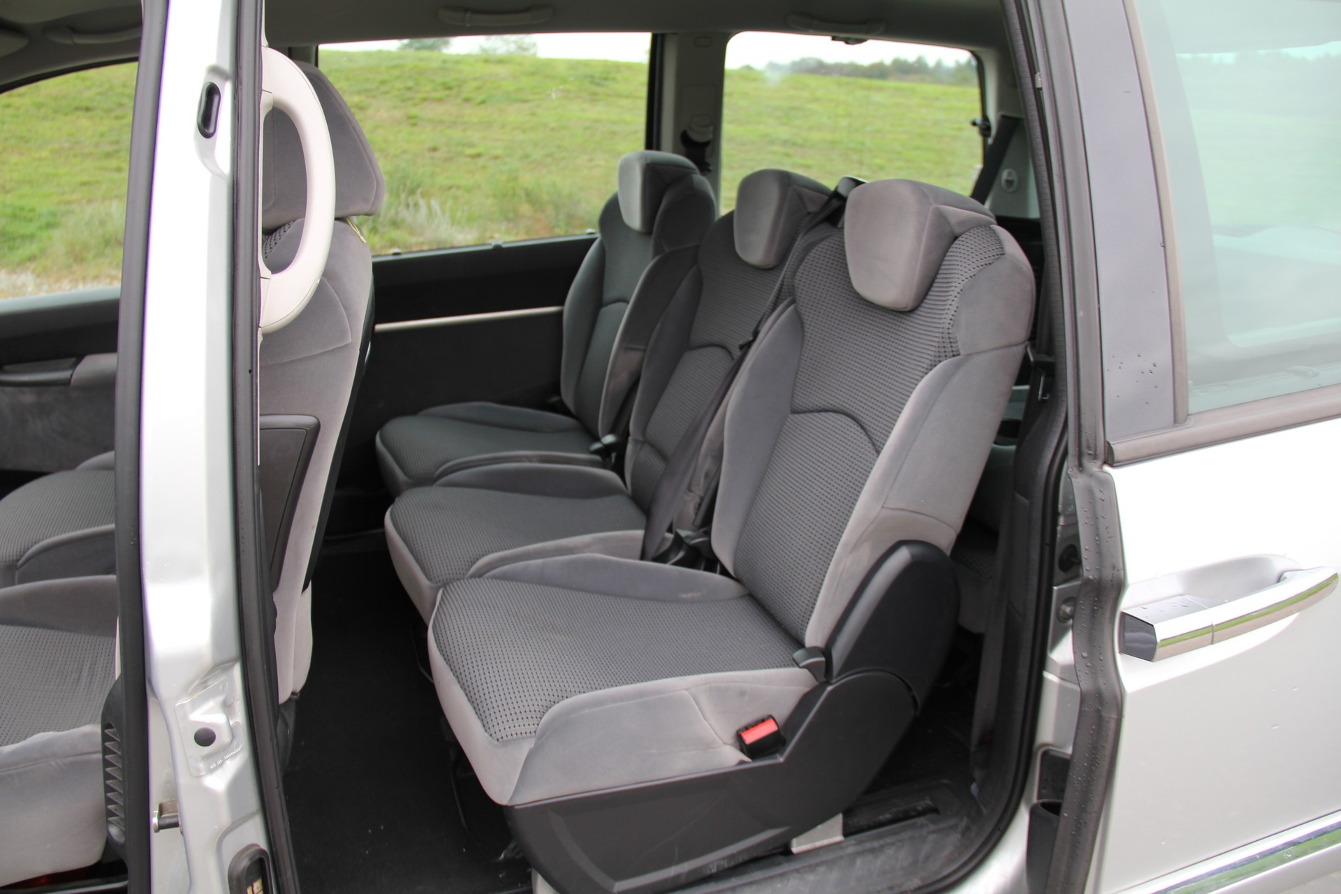 PEUGEOT 807 2.0 16V HDi Family+-image-10