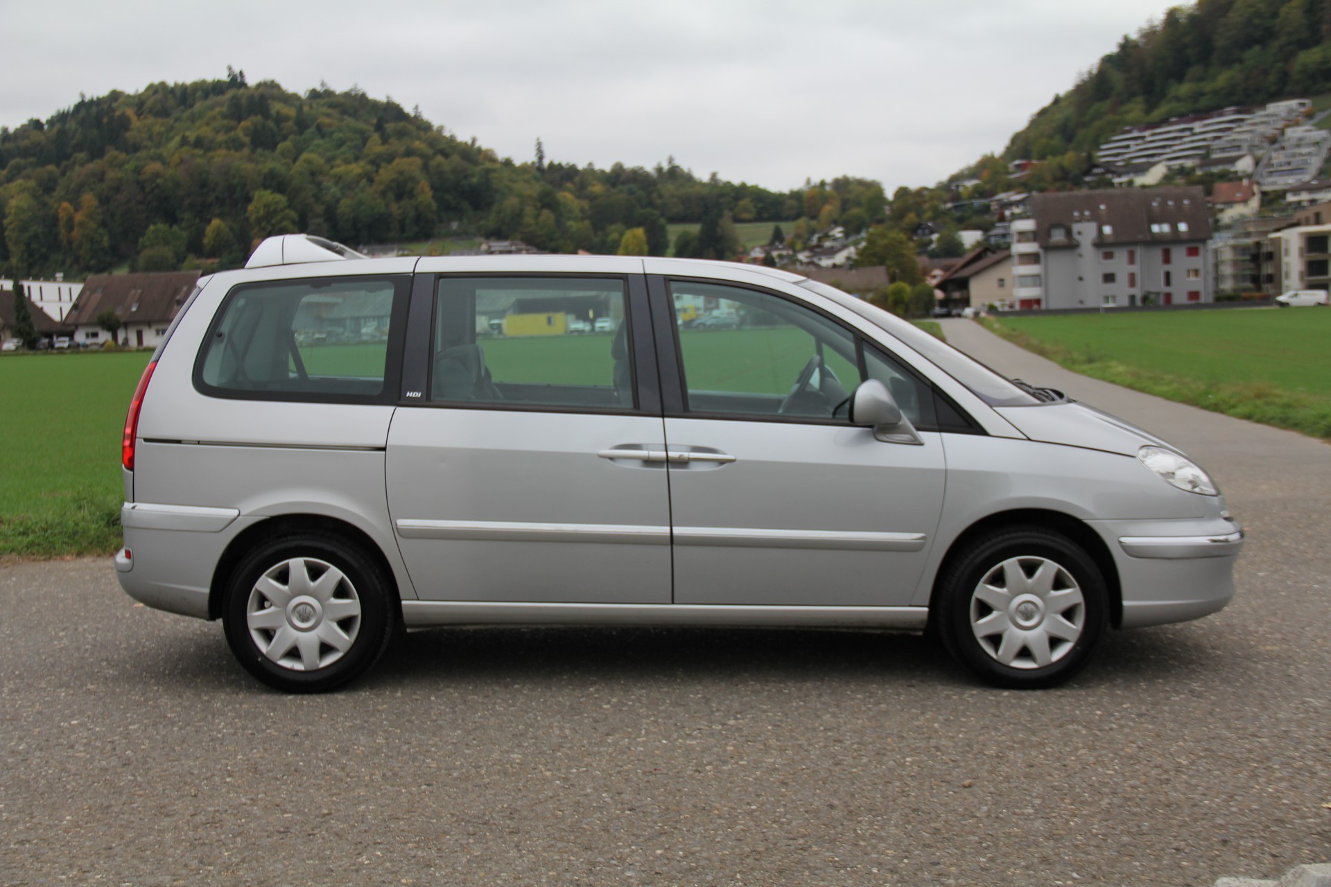 PEUGEOT 807 2.0 16V HDi Family+-image-4