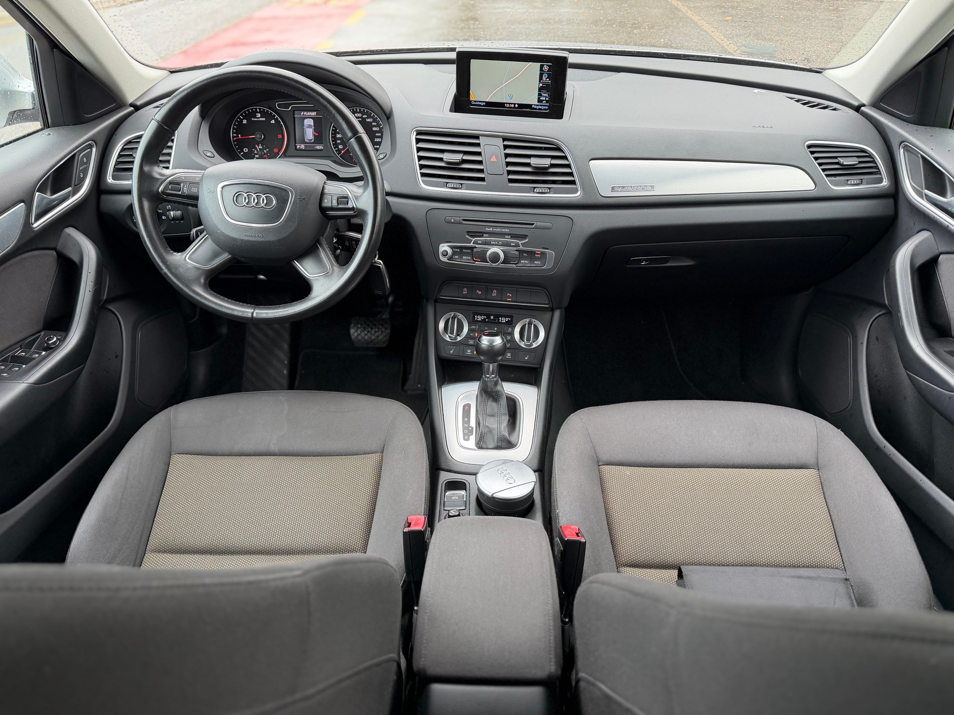 AUDI Q3 2.0 TDI quattro S-tronic-image-8