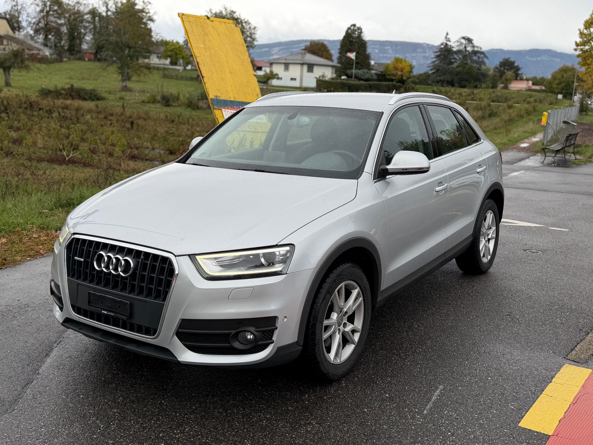 AUDI Q3 2.0 TDI quattro S-tronic-image-2