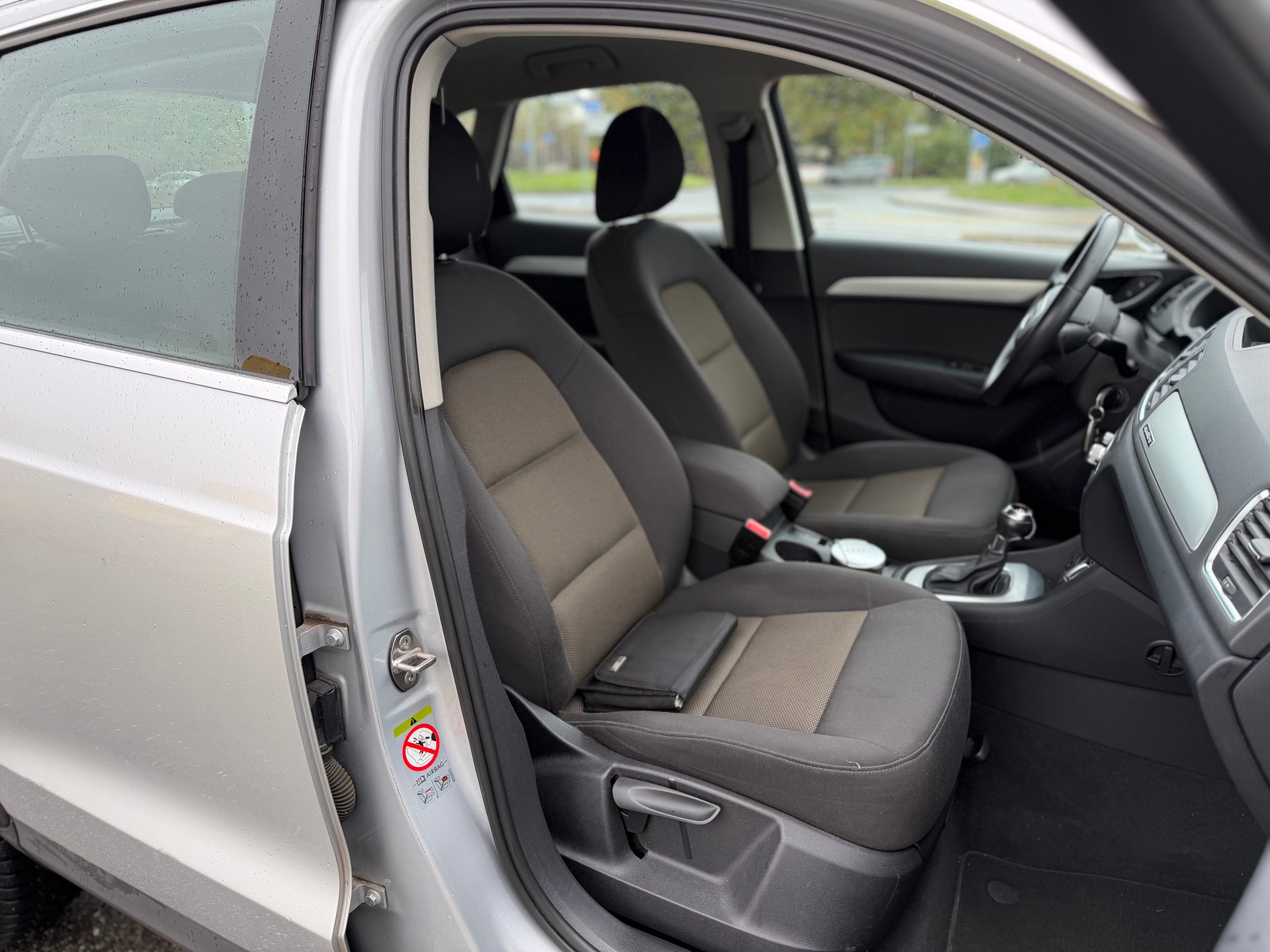 AUDI Q3 2.0 TDI quattro S-tronic-image-7