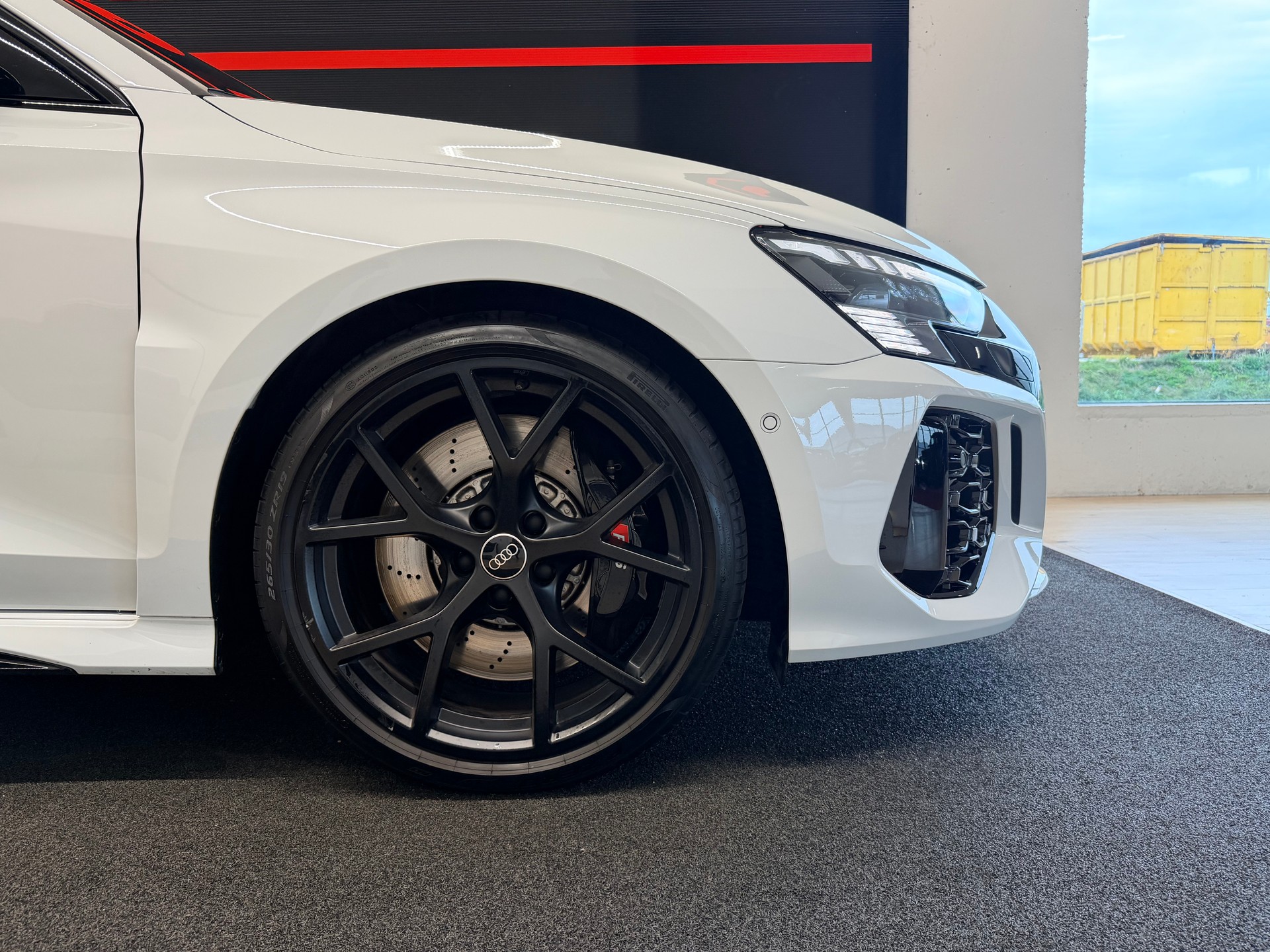 AUDI RS3 Limousine 2.5 TSI quattro S-tronic-image-5