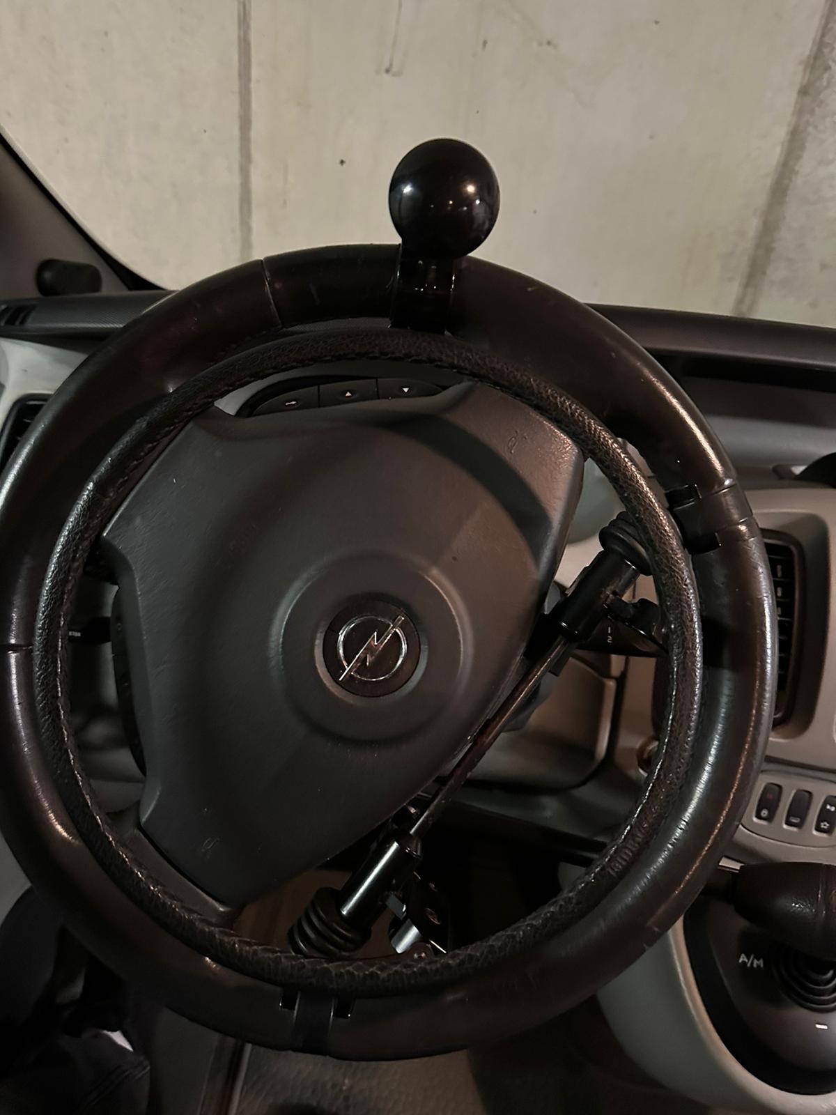 OPEL VIVARO 2.0CDTI-image-1