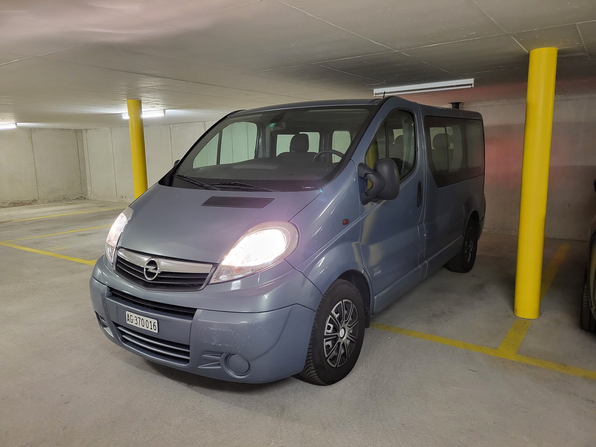 OPEL VIVARO 2.0CDTI-image-2