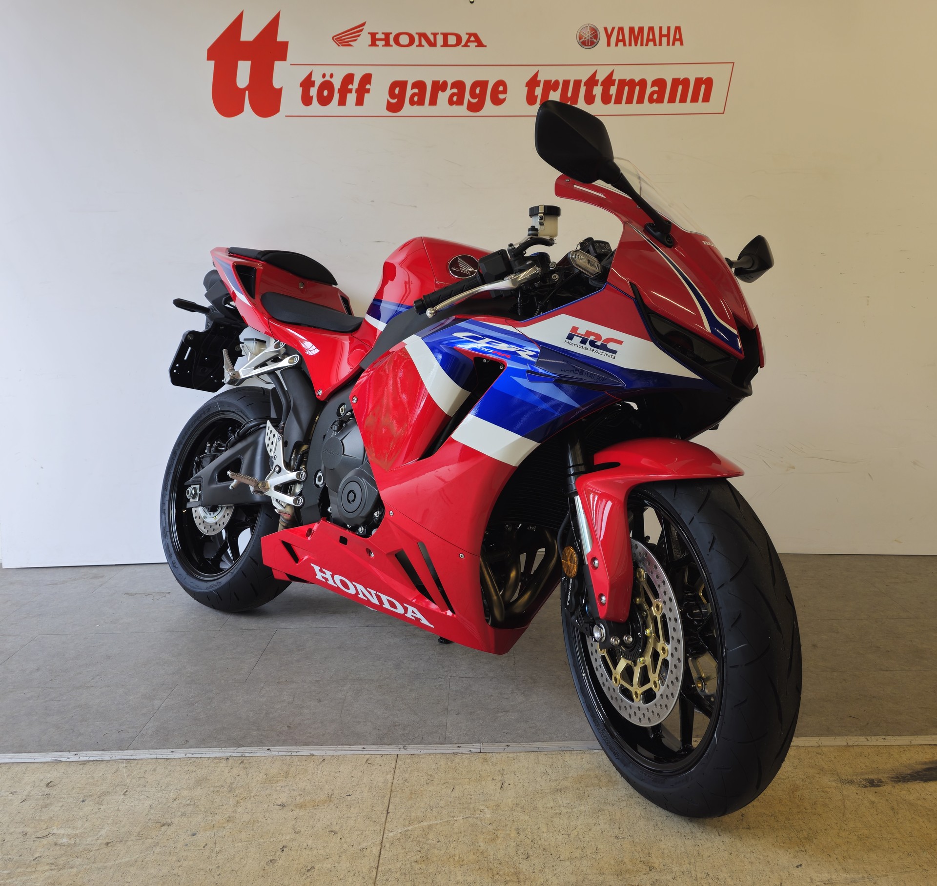 HONDA CBR 600 RR-showroom-element-2