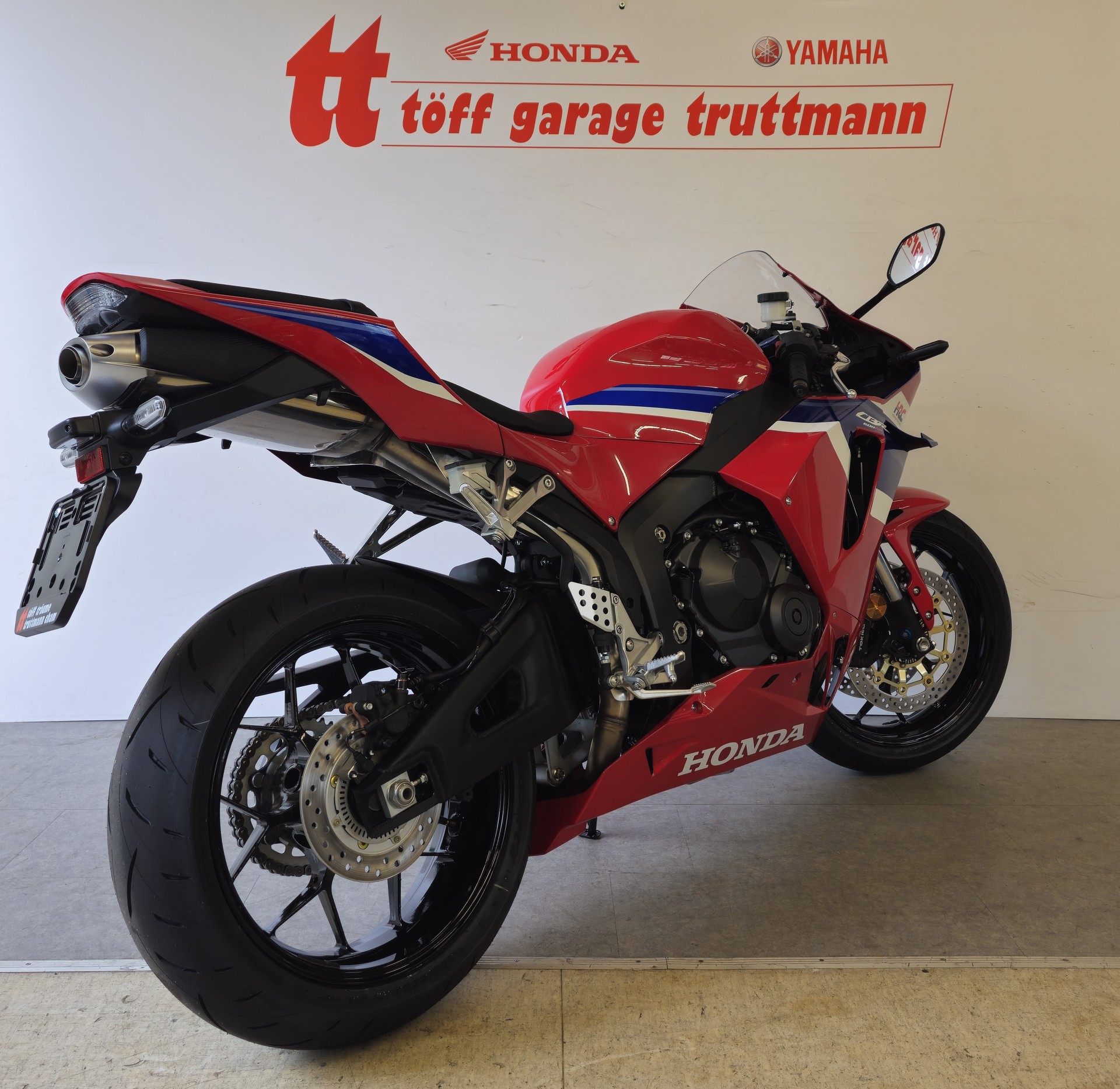 HONDA CBR 600 RR-showroom-element-3