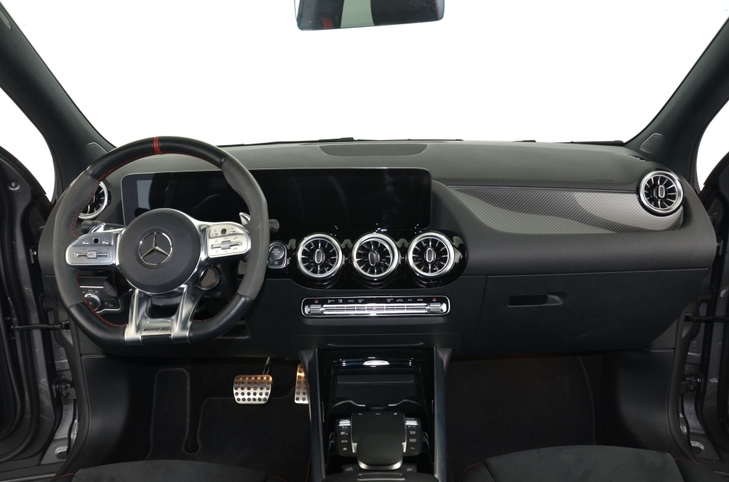 MERCEDES-BENZ GLA 45 S AMG 4Matic+-image-11