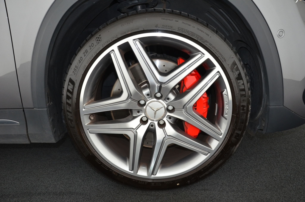 MERCEDES-BENZ GLA 45 S AMG 4Matic+-image-9