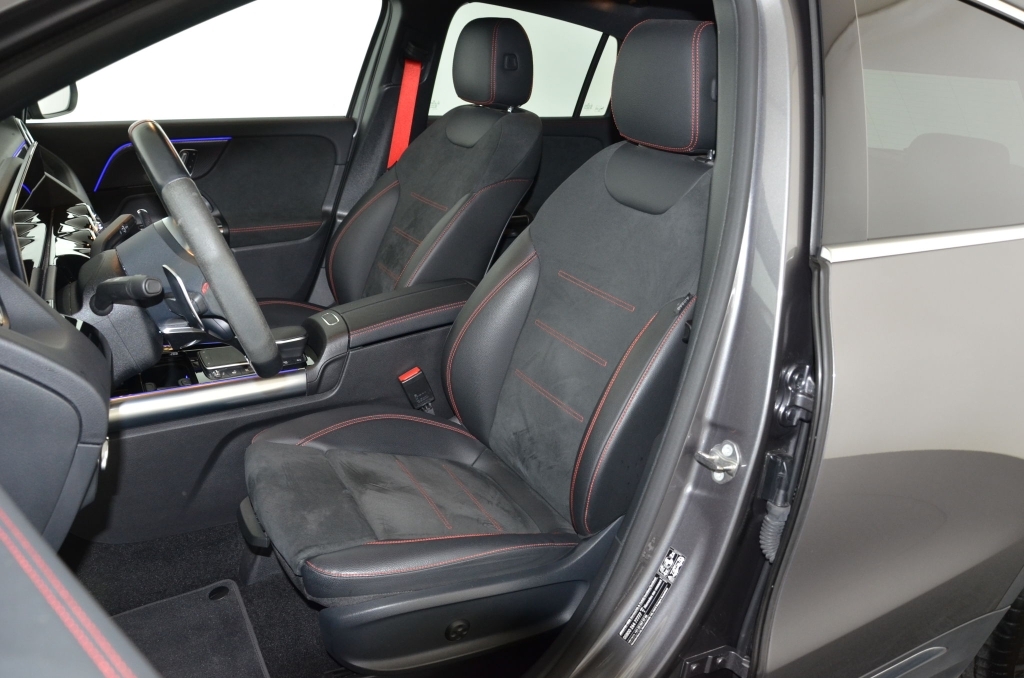 MERCEDES-BENZ GLA 45 S AMG 4Matic+-image-12