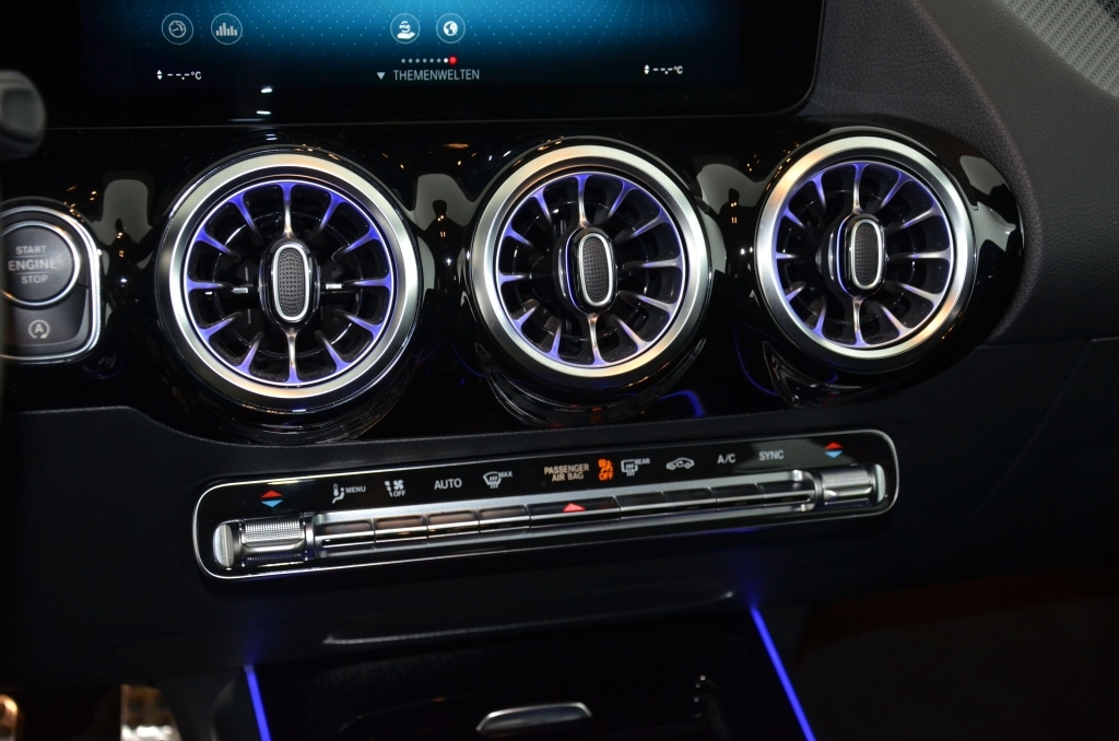 MERCEDES-BENZ GLA 45 S AMG 4Matic+-image-22