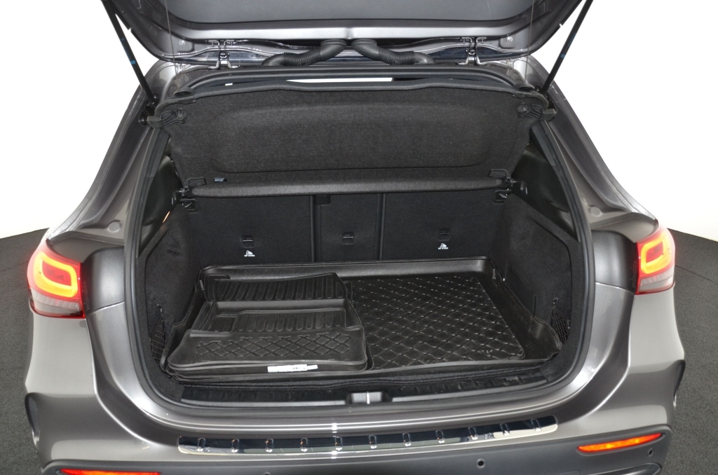 MERCEDES-BENZ GLA 45 S AMG 4Matic+-image-25