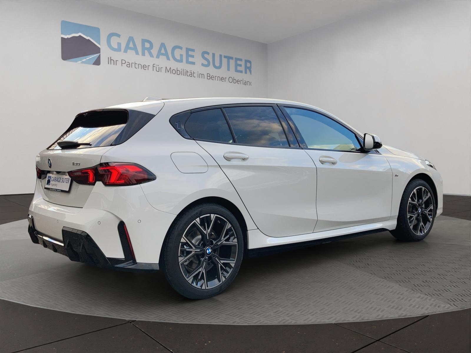 BMW 120i-image-5