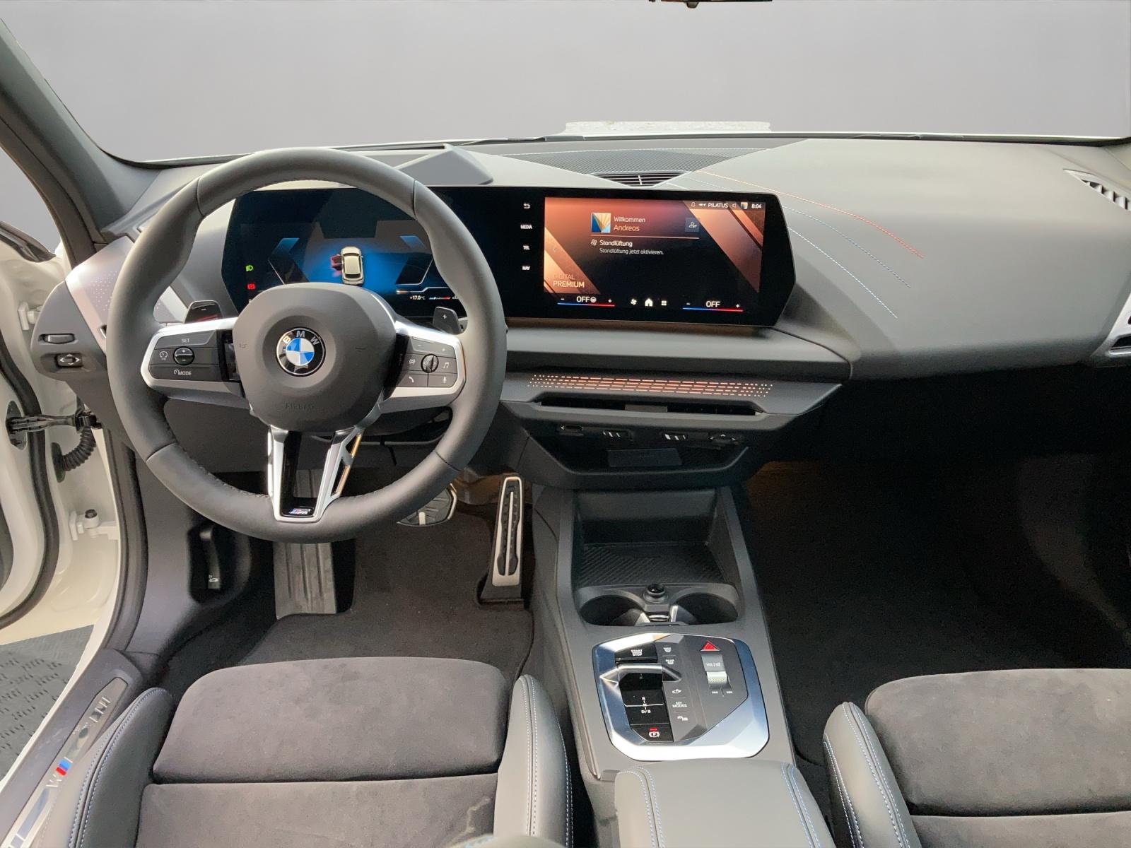 BMW 120i-image-13