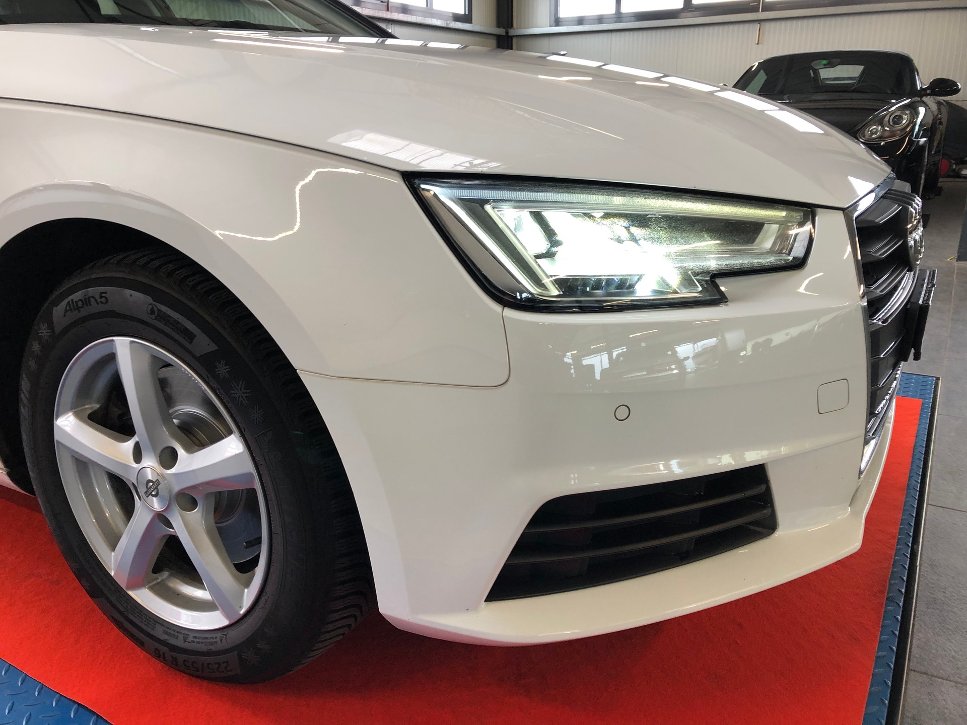 AUDI A4 Avant 2.0 TDI-showroom-element-1