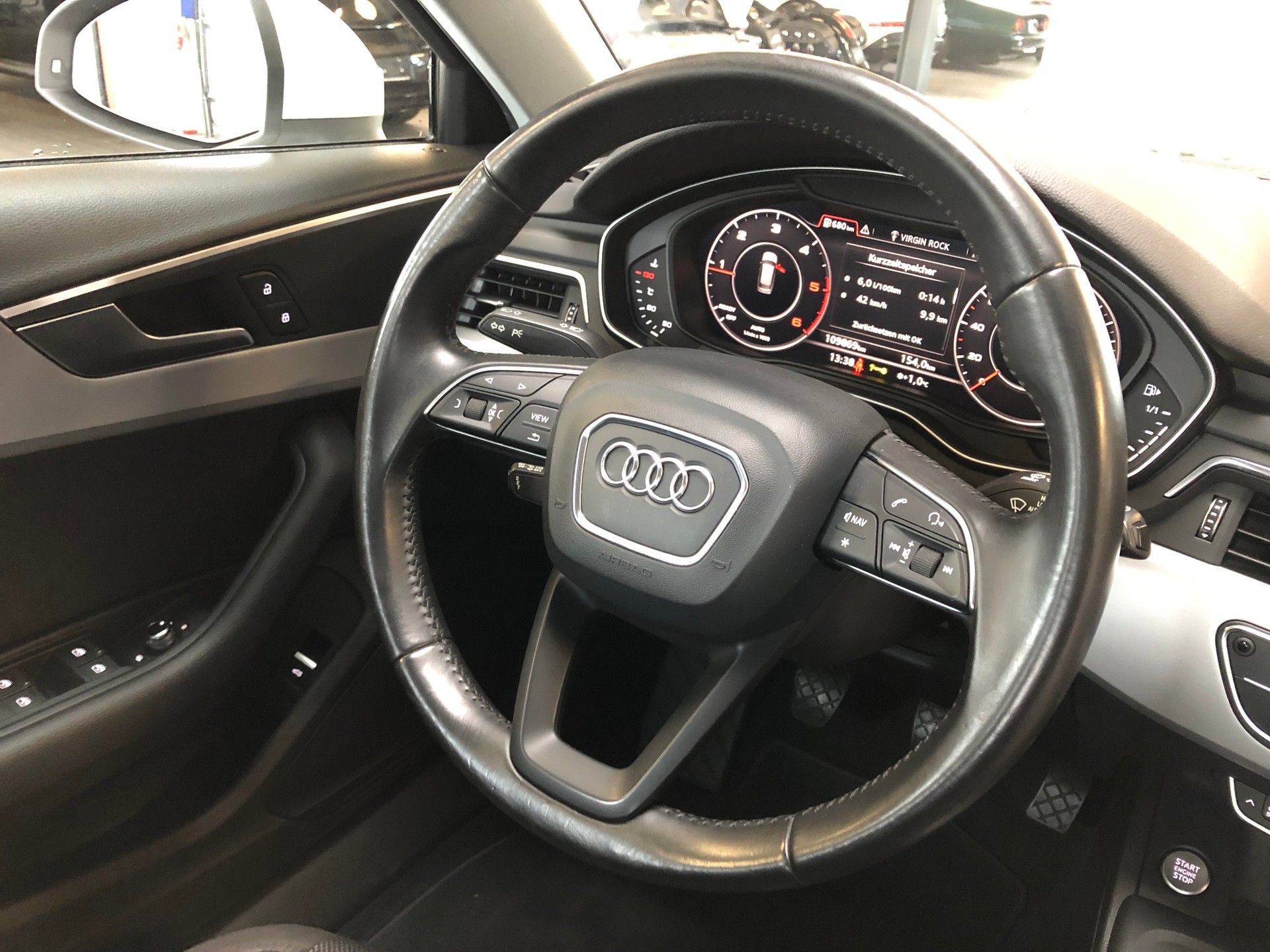 AUDI A4 Avant 2.0 TDI-image-13