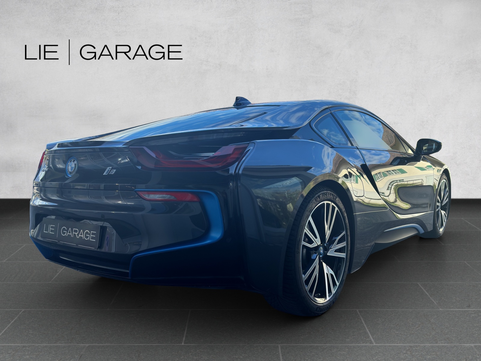 BMW i8 Coupé-image-2