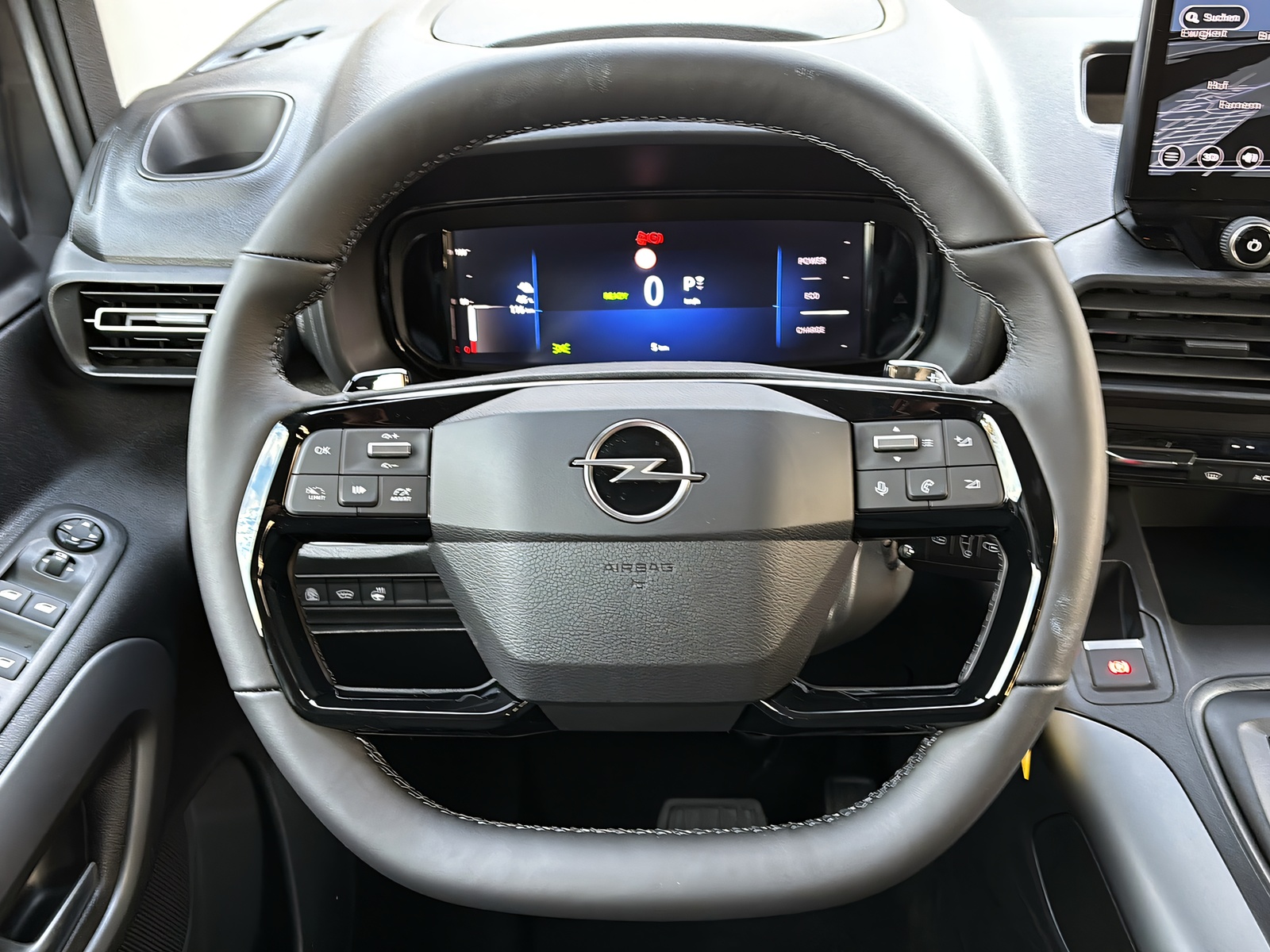 OPEL Combo-e Electric-image-13