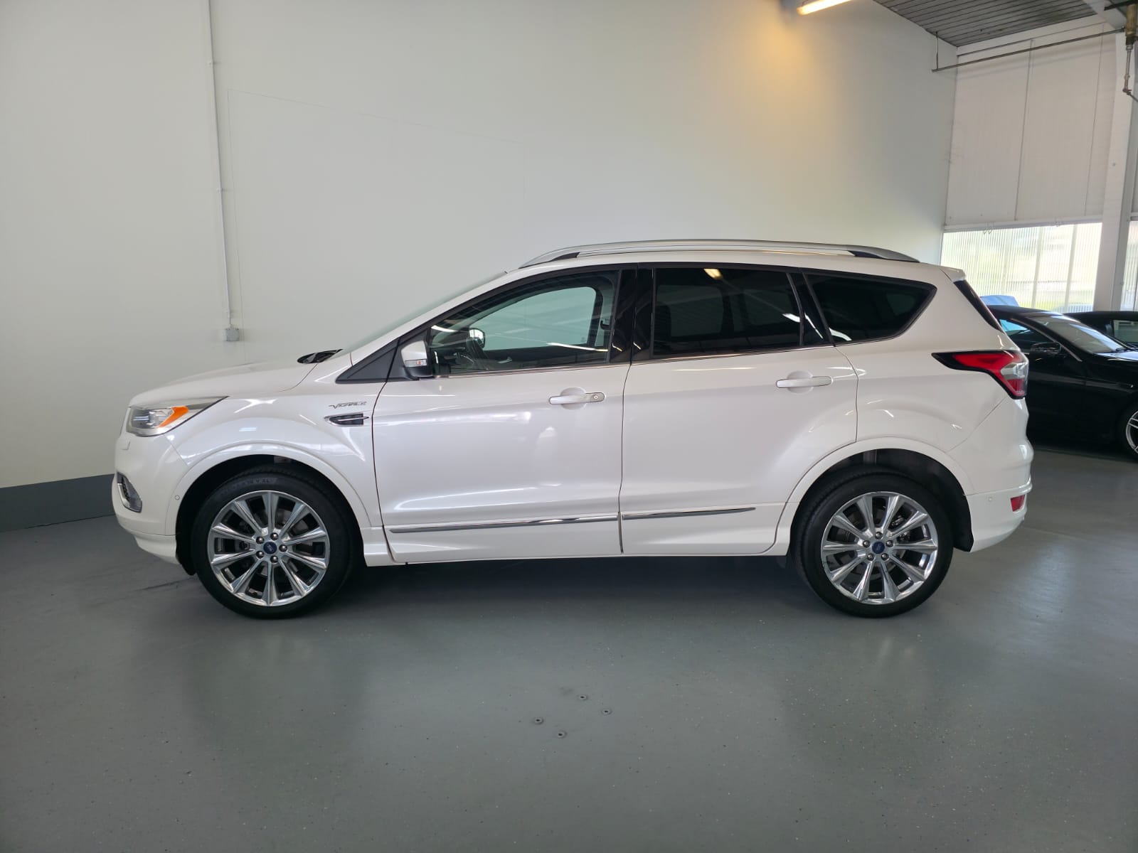 FORD Kuga 2.0 TDCi Vignale 4WD PowerShift-image-6