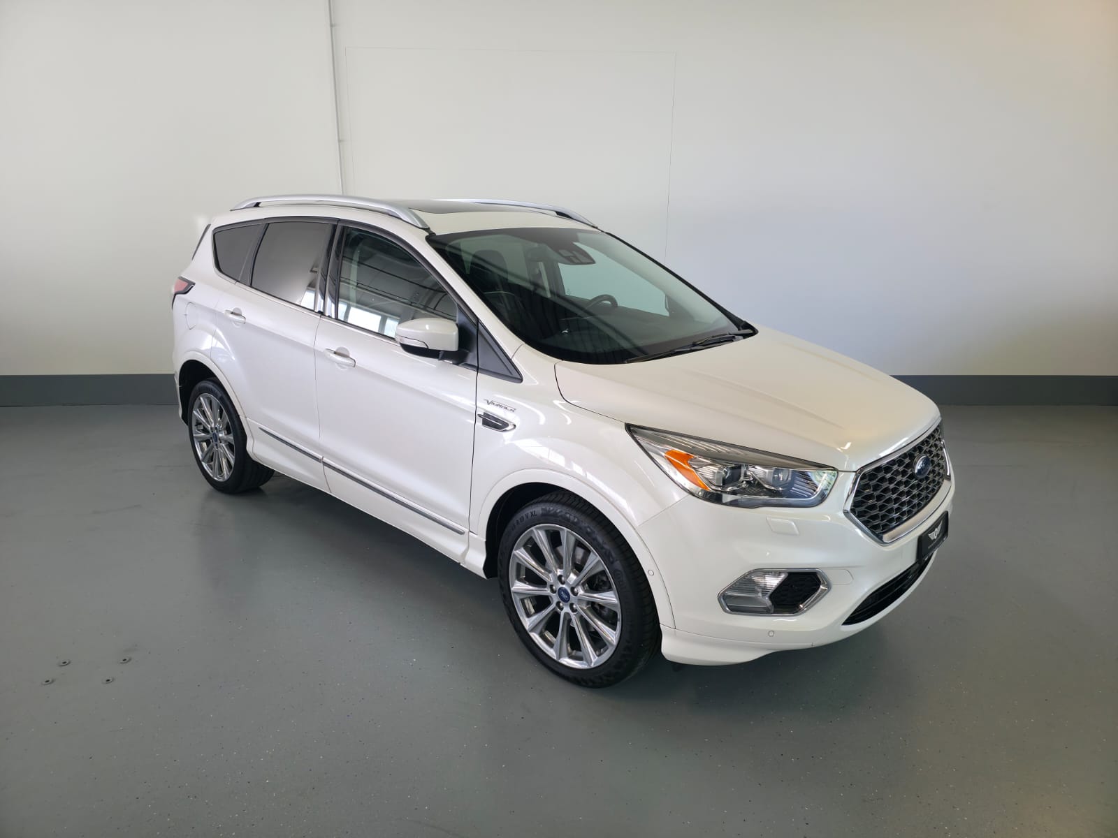 FORD Kuga 2.0 TDCi Vignale 4WD PowerShift-image-1