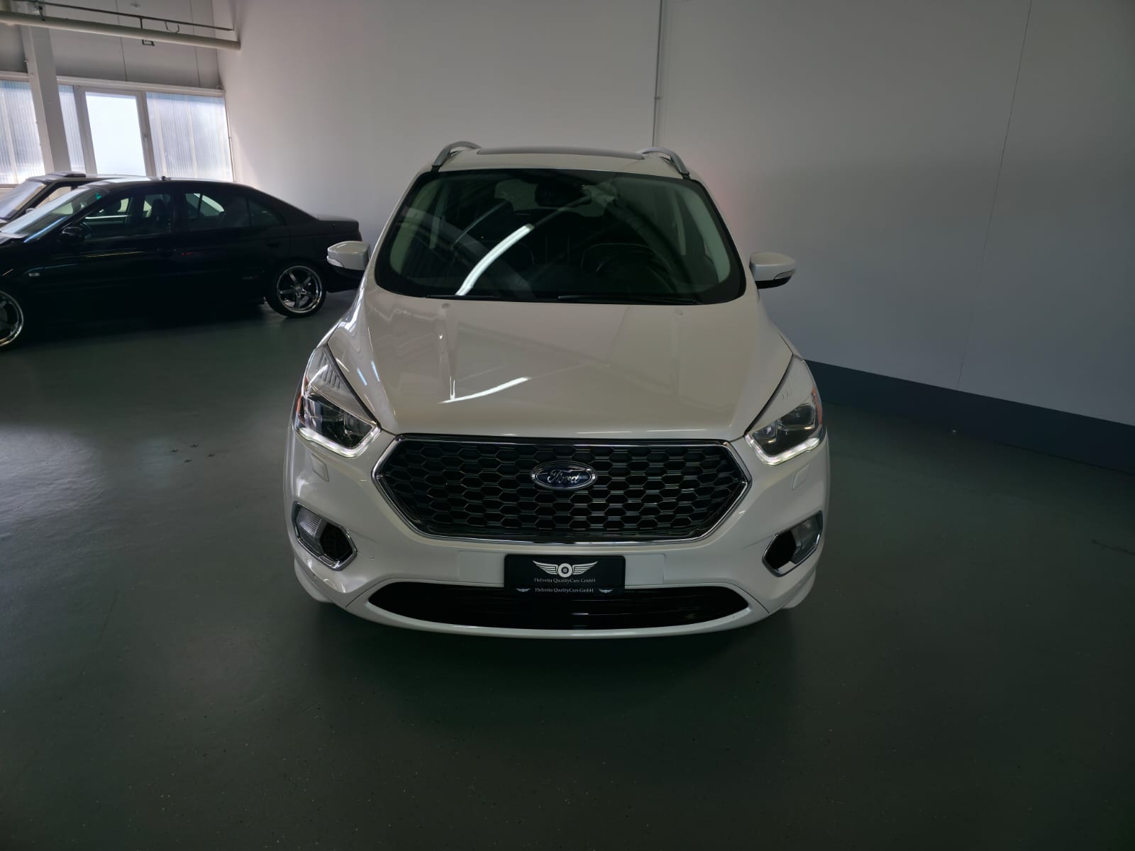 FORD Kuga 2.0 TDCi Vignale 4WD PowerShift-image-5