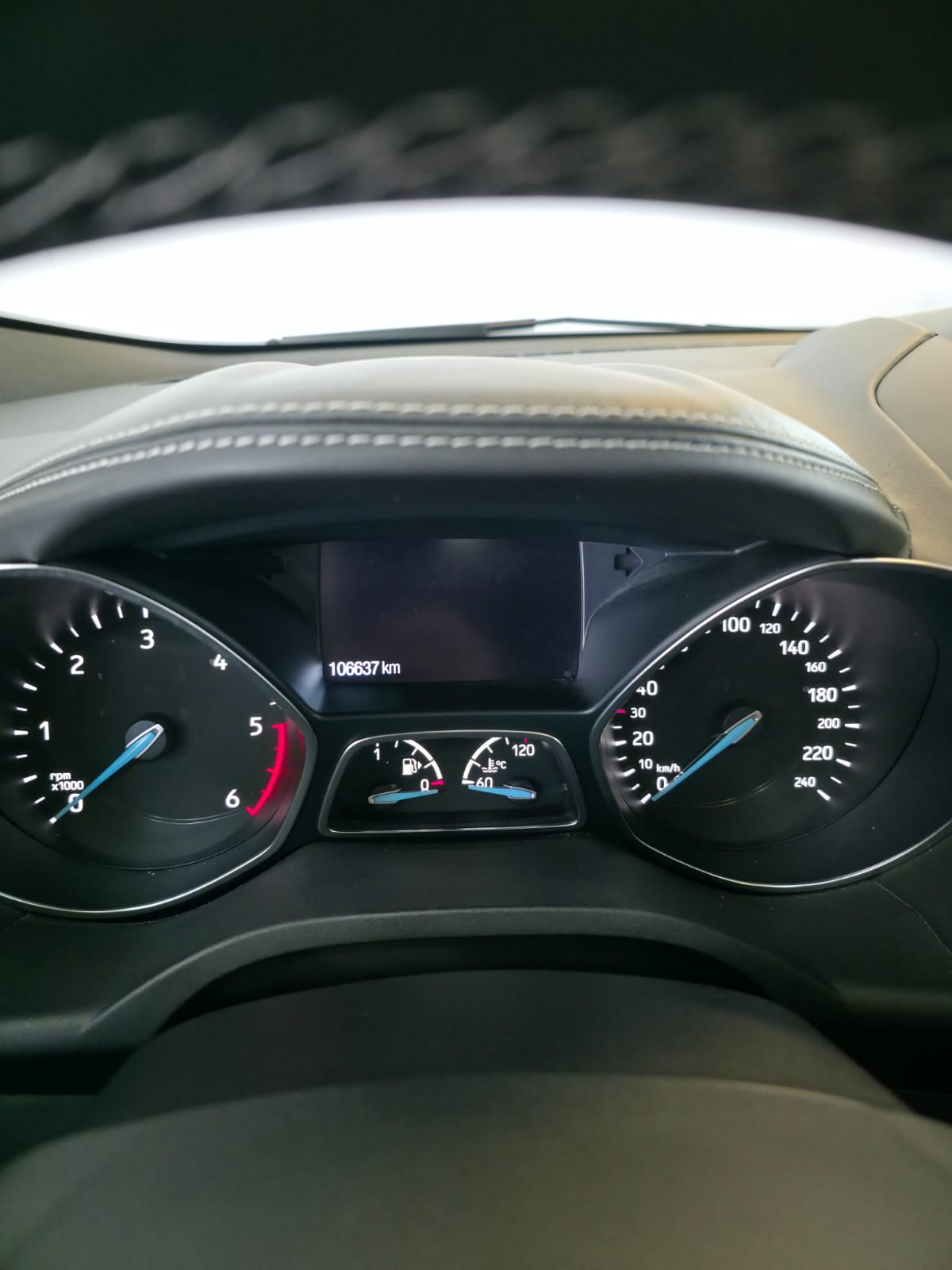 FORD Kuga 2.0 TDCi Vignale 4WD PowerShift-image-21