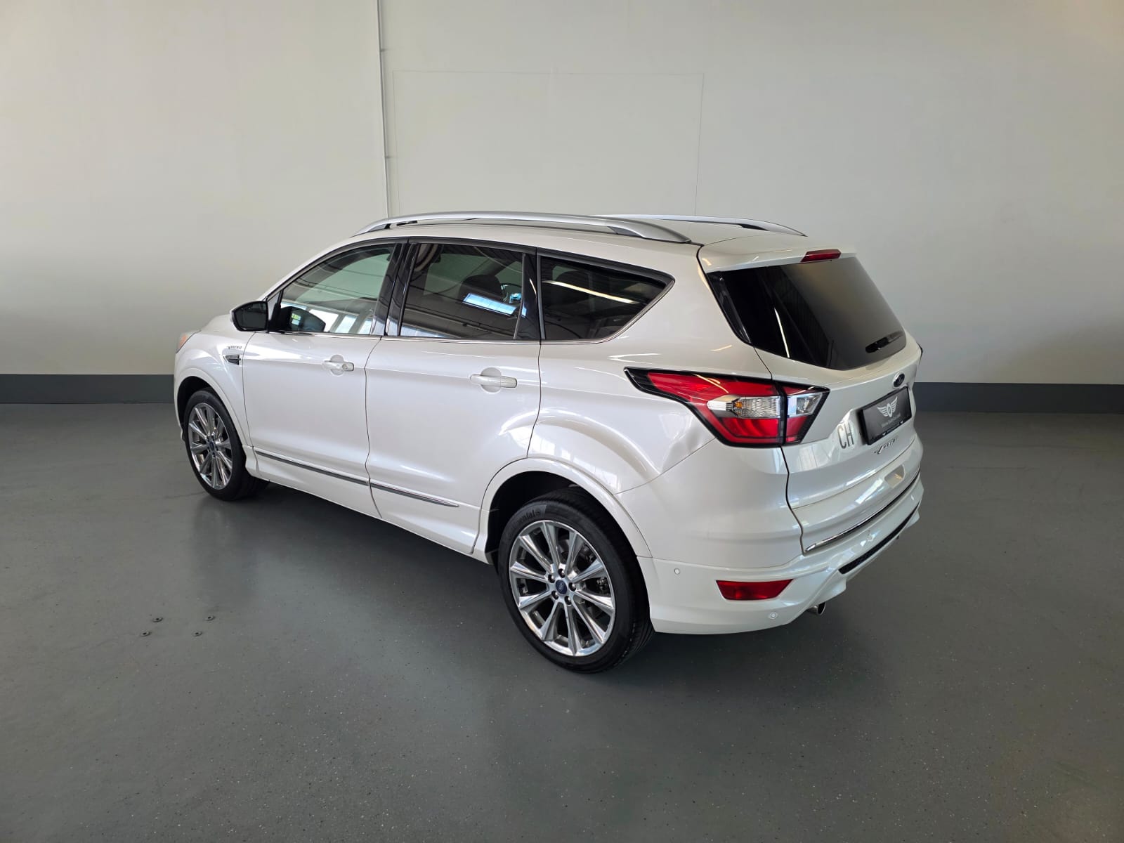 FORD Kuga 2.0 TDCi Vignale 4WD PowerShift-image-13