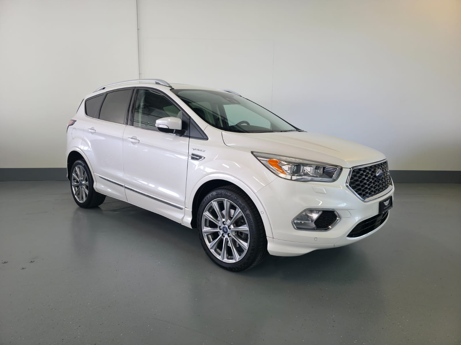 FORD Kuga 2.0 TDCi Vignale 4WD PowerShift-image-2
