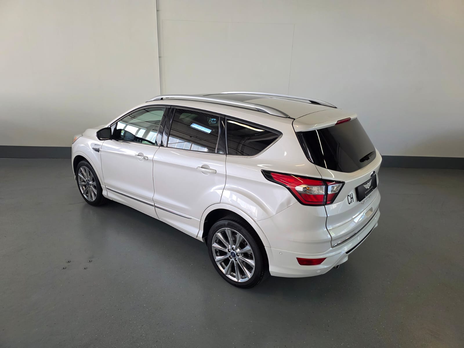 FORD Kuga 2.0 TDCi Vignale 4WD PowerShift-image-12