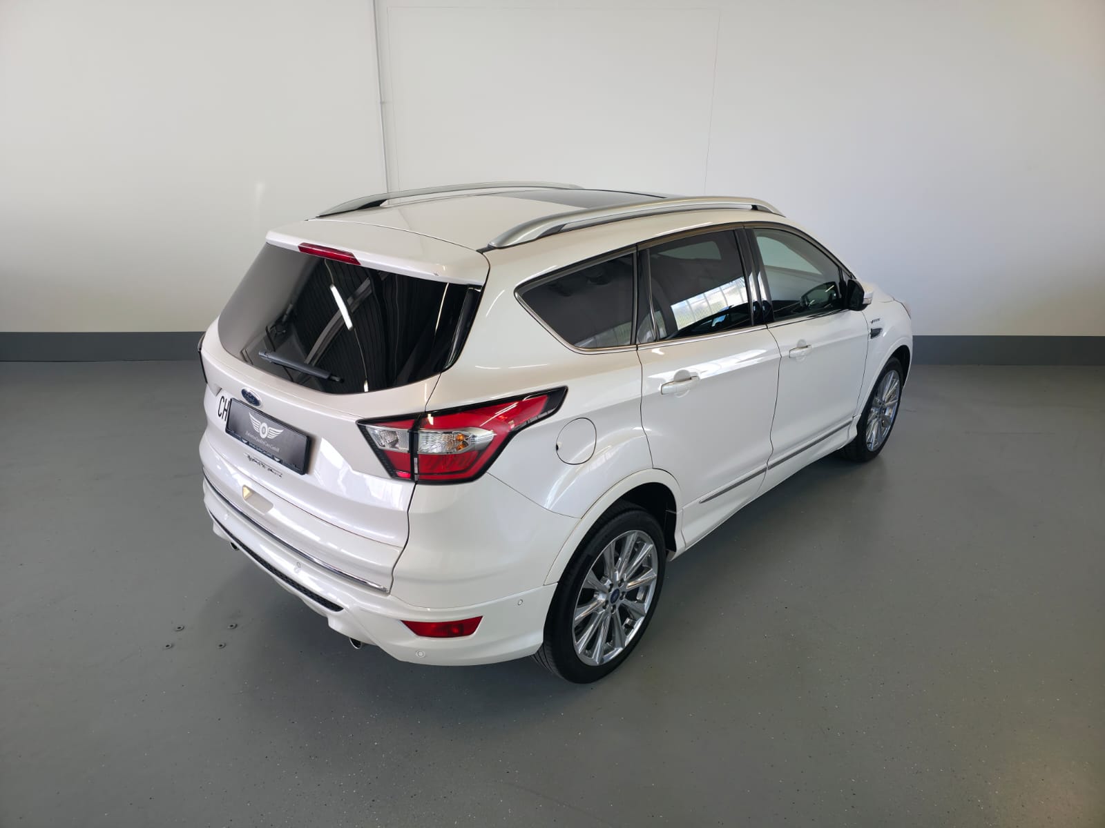 FORD Kuga 2.0 TDCi Vignale 4WD PowerShift-image-8