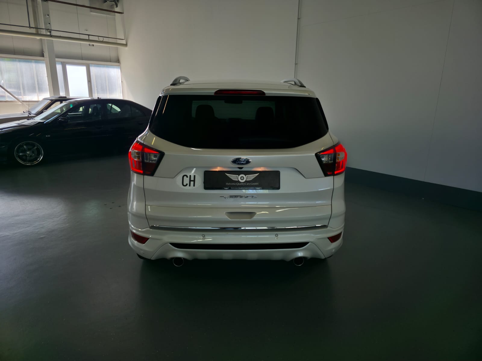 FORD Kuga 2.0 TDCi Vignale 4WD PowerShift-image-17