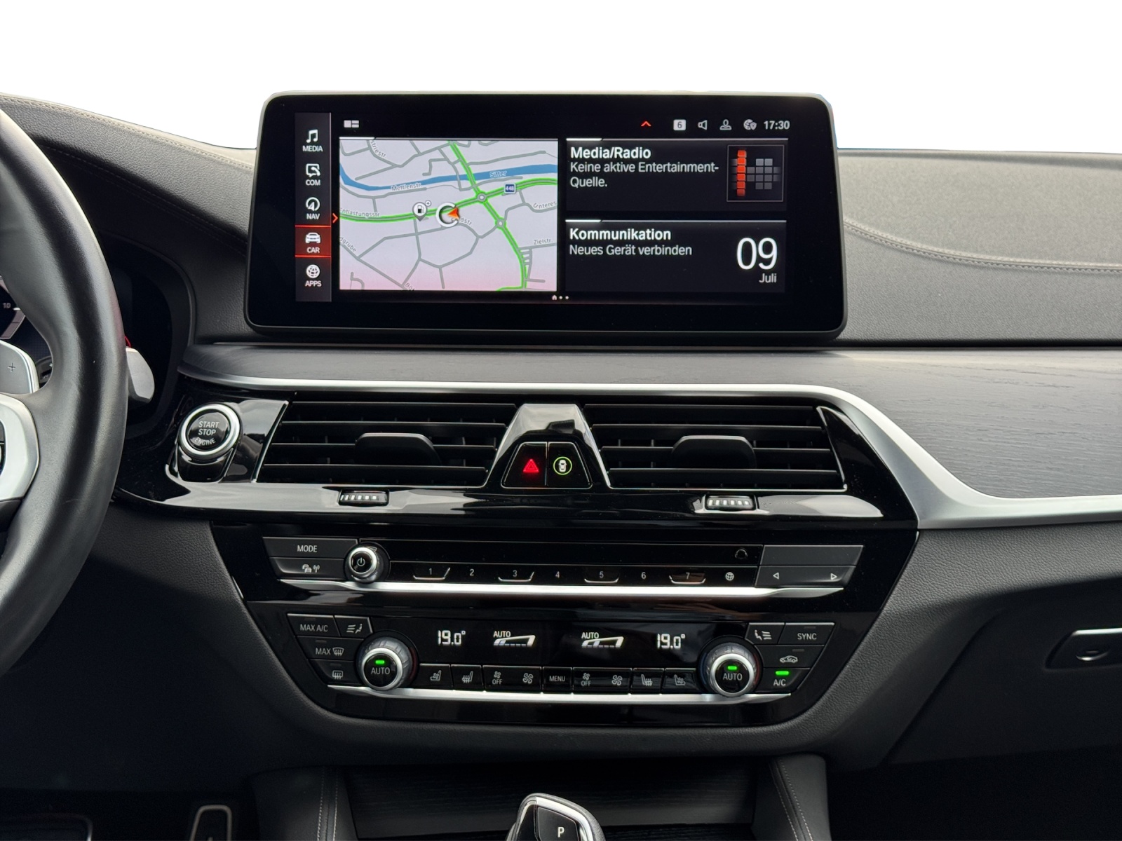 BMW 540i xDrive 48V Touring M Sport Pro Steptronic-image-13