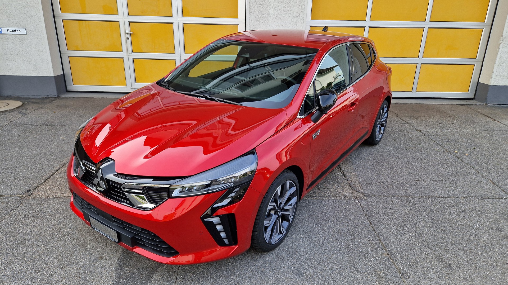 MITSUBISHI COLT 1.6 HEV Instyle-image-0